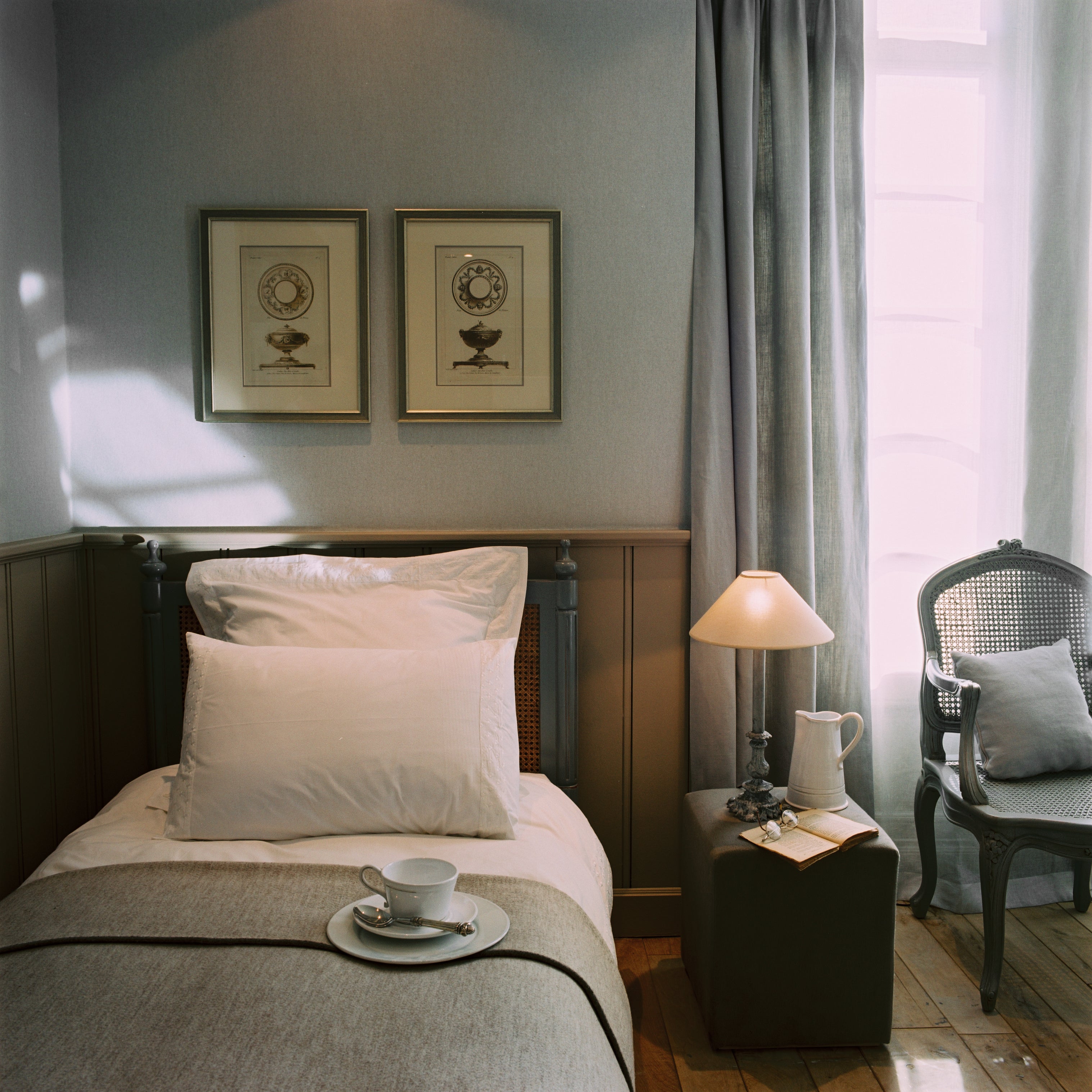 Strukturierte Tapete, die Leinwand imitiert, LIN braun mit grün