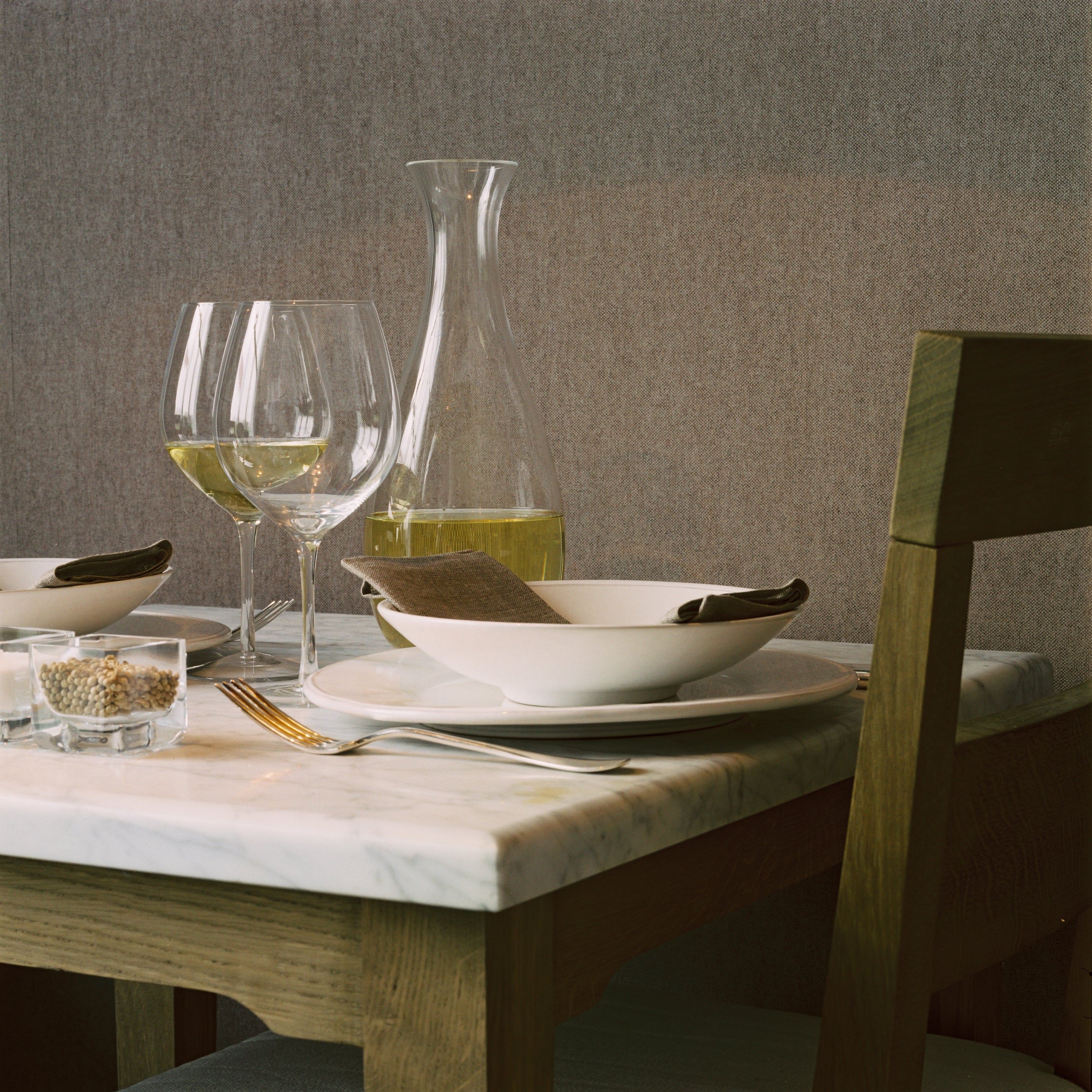 Strukturierte Tapete, die Leinwand imitiert, LIN braun mit grün