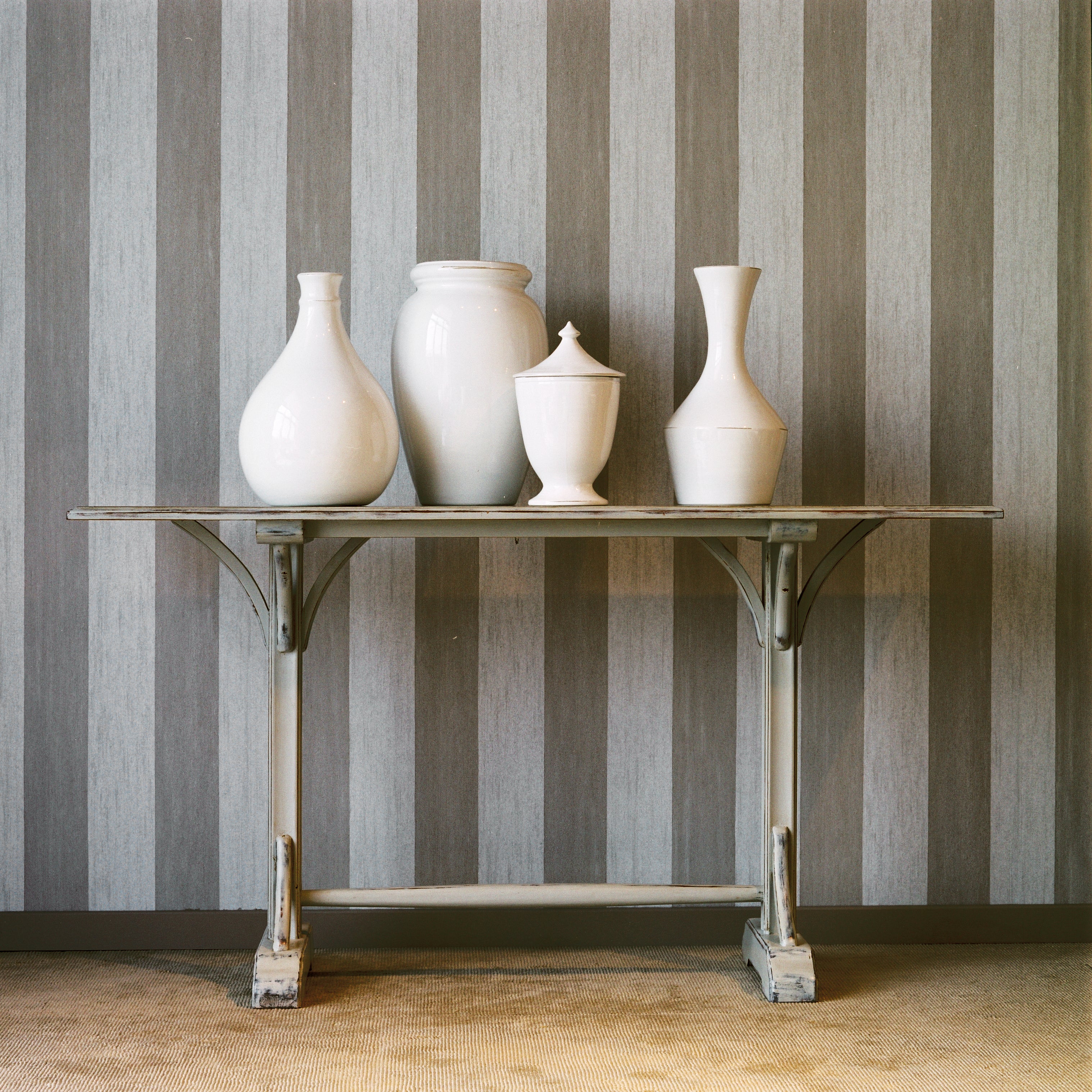 Structuurverf die canvas imiteert met een gestreept patroon STRIPE zandkleurig met beige