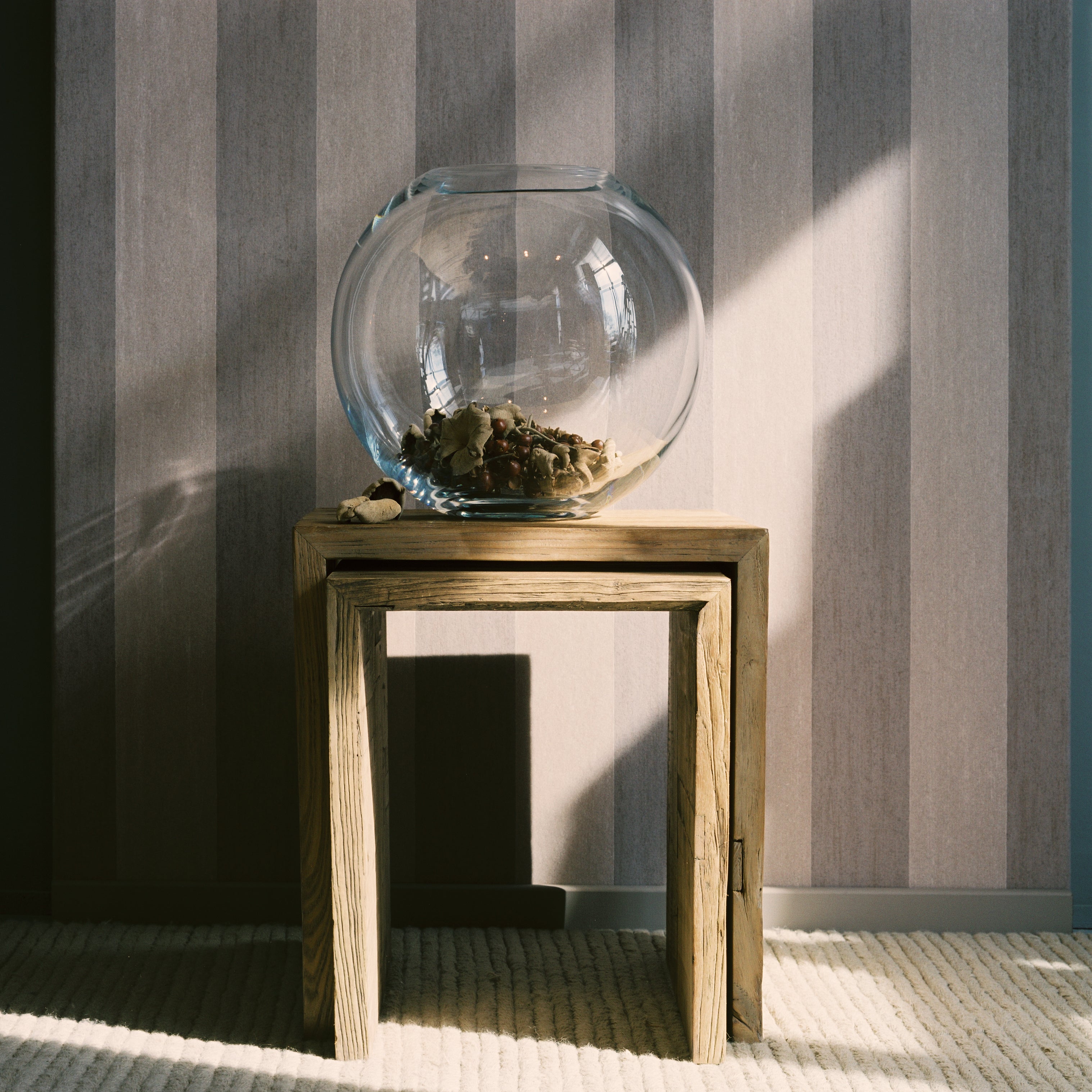 Structuurverf die canvas imiteert met een gestreept patroon STRIPE zandkleurig met beige