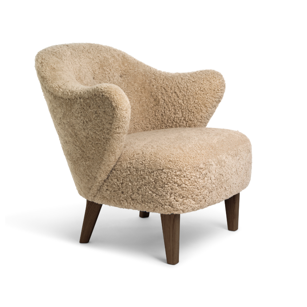 INGEBORG Armchair beige sheep leather with dark oak base