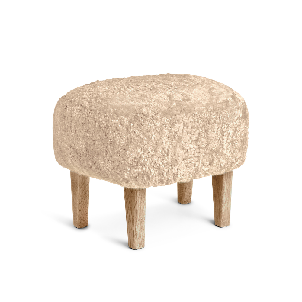Fußhocker INGEBORG beige Schafsleder mit Eichenbasis