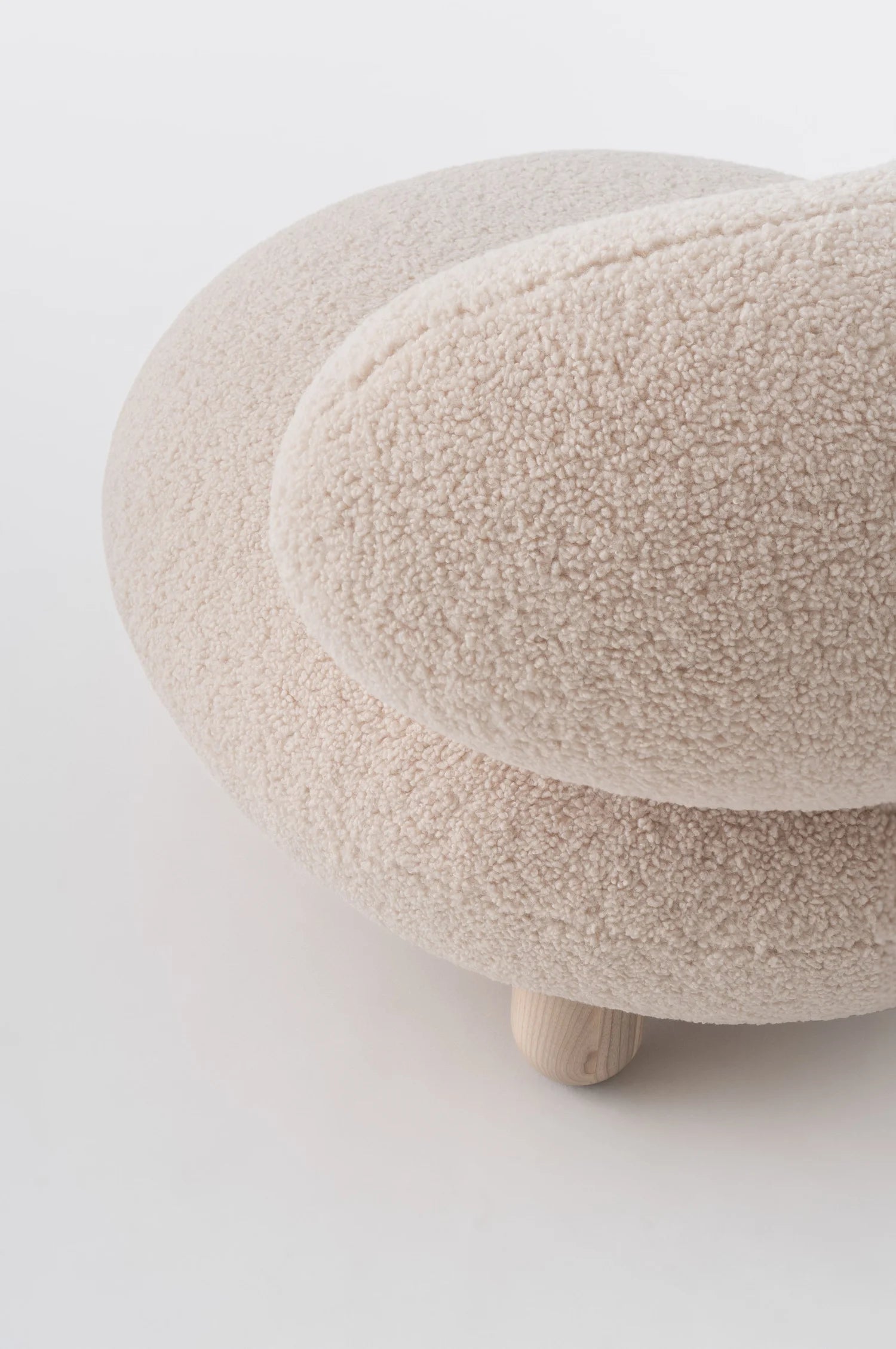 Polsterstuhl FLOCK mit Holzgestell