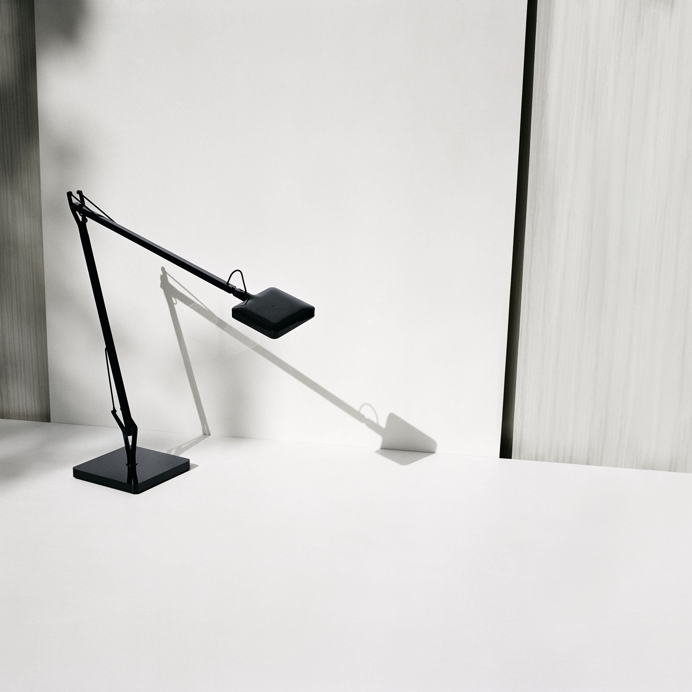 Schreibtischlampe KELVIN LED BASE schwarz