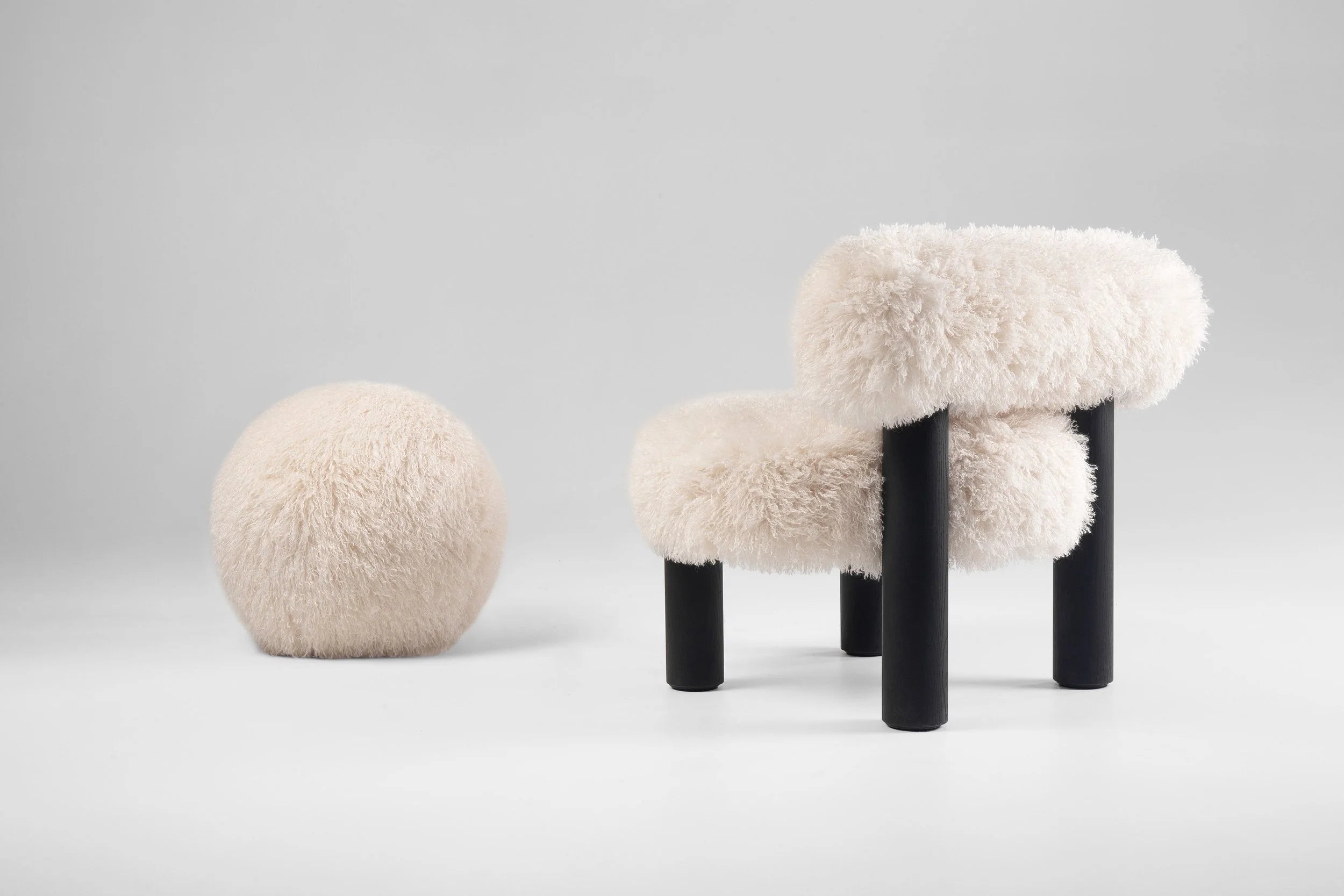 Fotel GROPIUS CS2 - FLUFFY EDITION sztuczne futerko do salonu