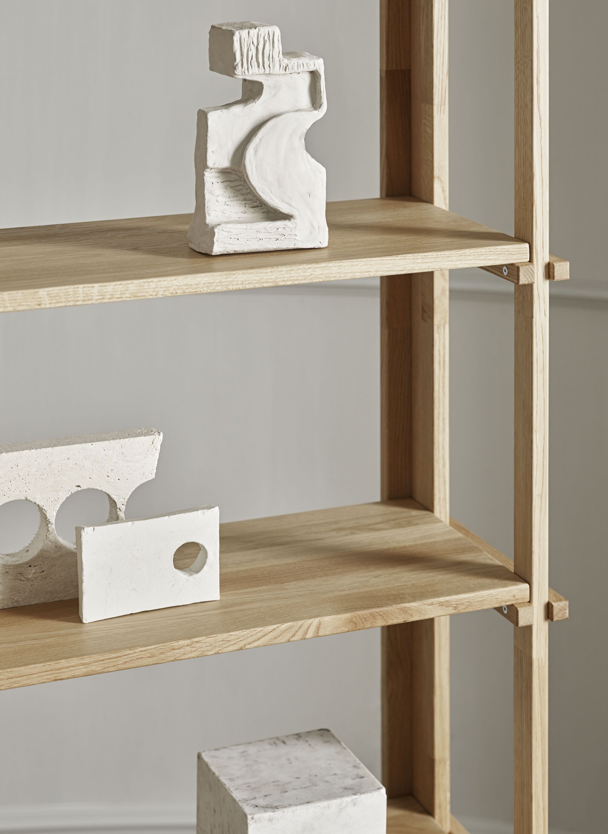 Boekenkast FRIEDMAN gebleekt eikenhout