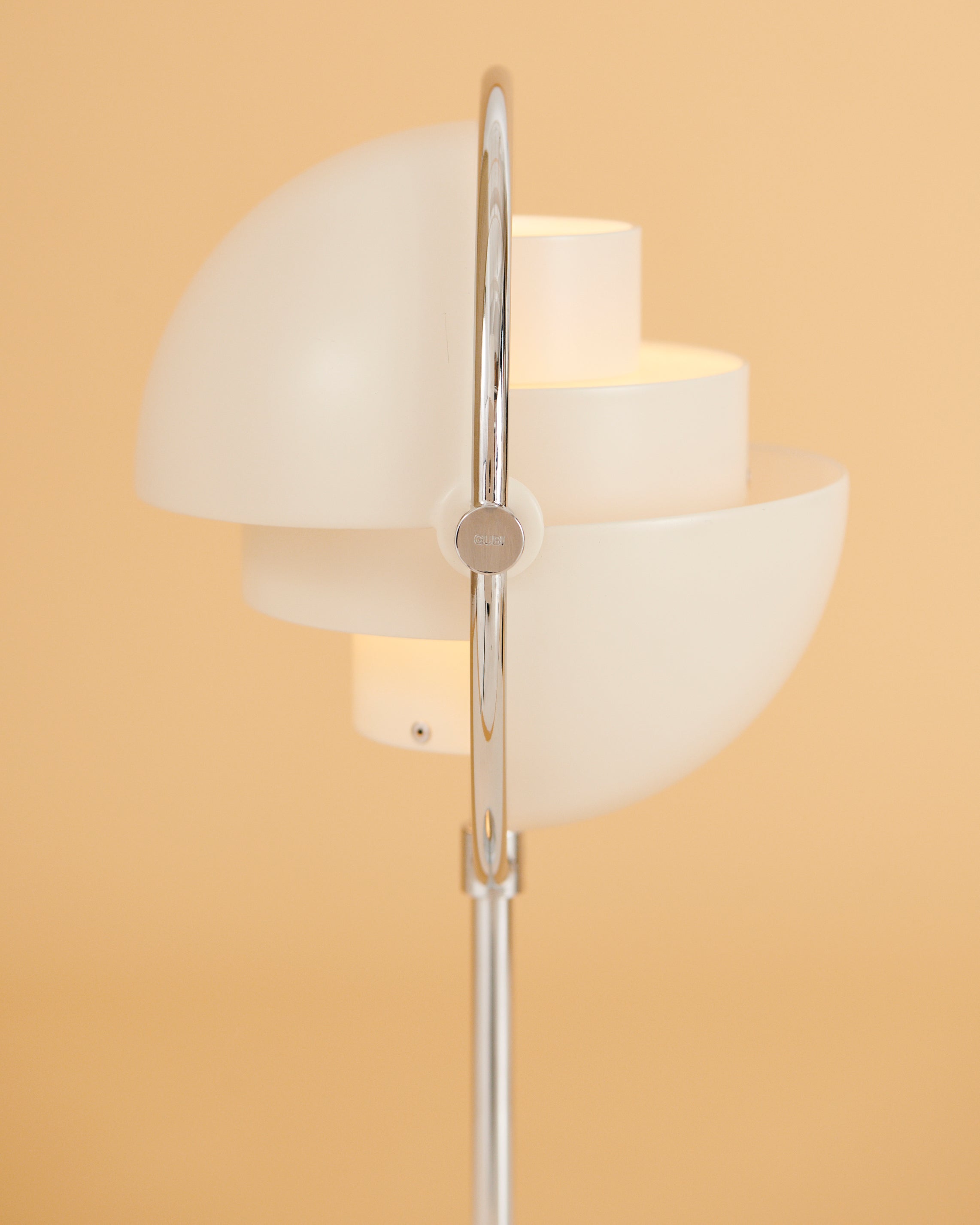 Draagbare lamp MULTI-LITE lila met verchroomde voet