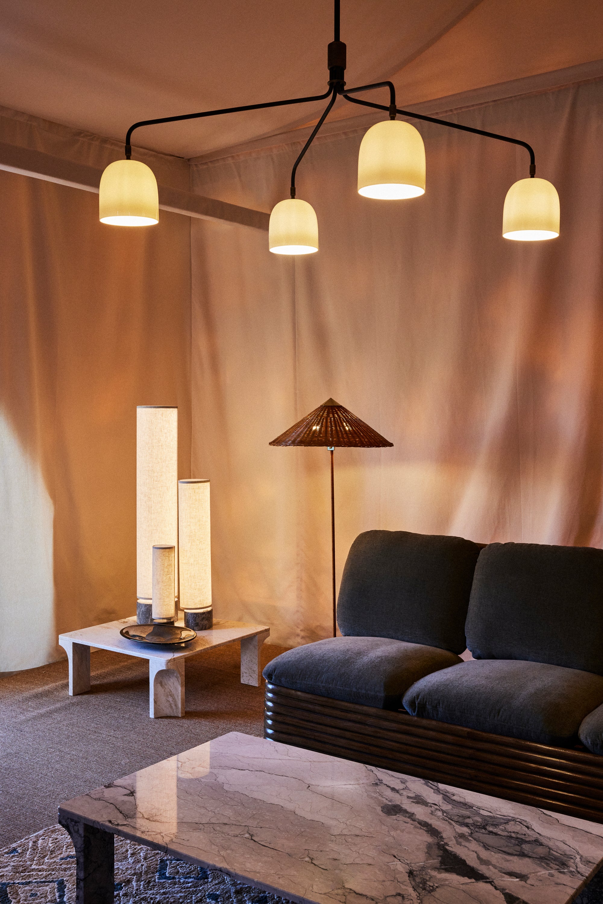 Stehlampe verstellbar UNBOUND grauer Marmor