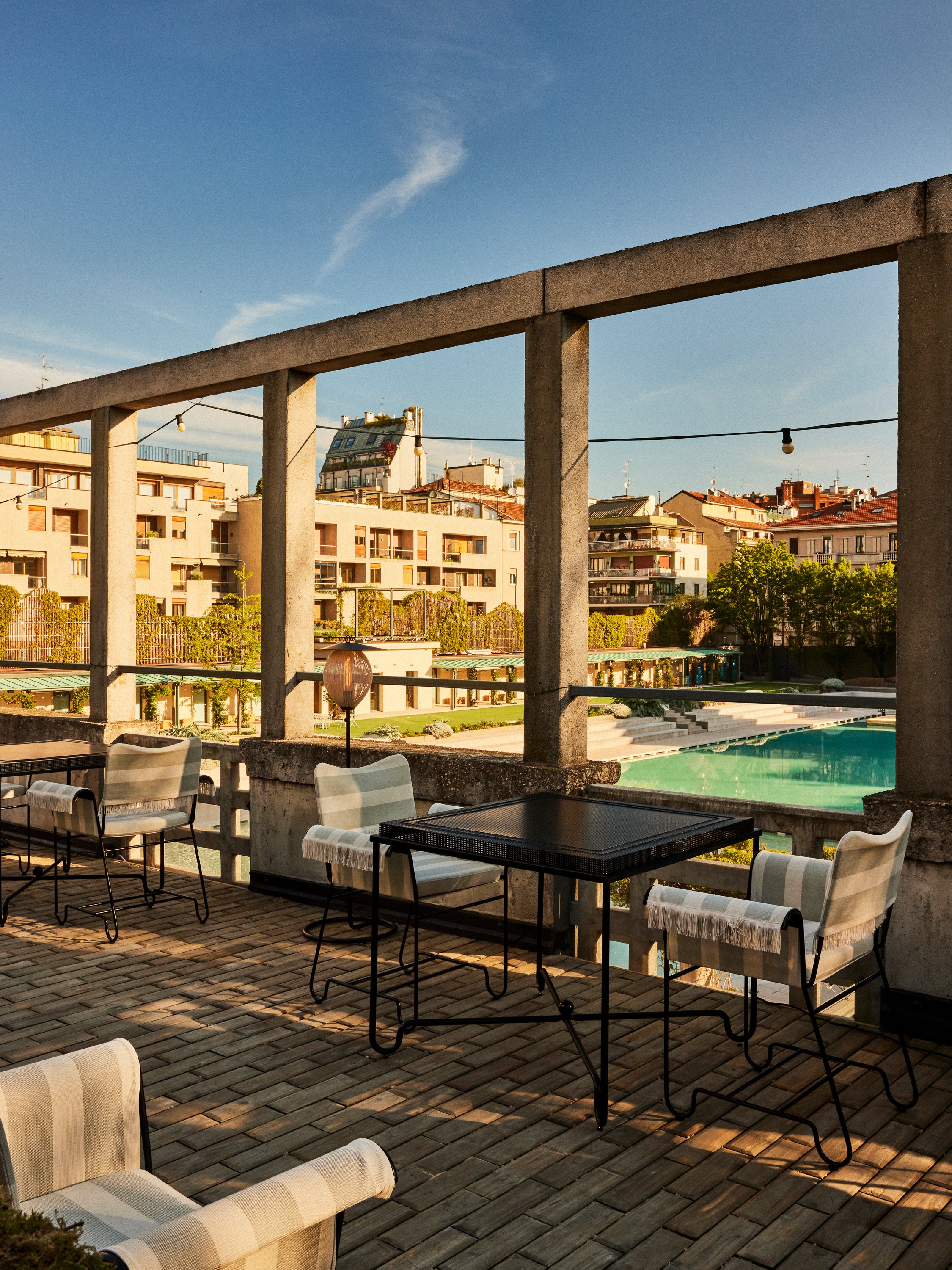 Stehlampe für den Außenbereich SATELLITE weiß