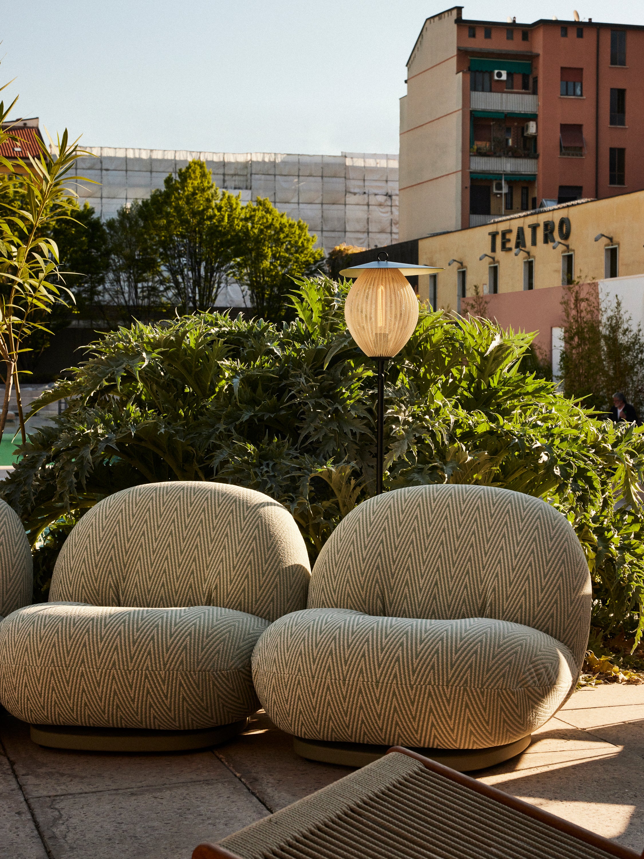 Stehlampe für den Außenbereich SATELLITE weiß