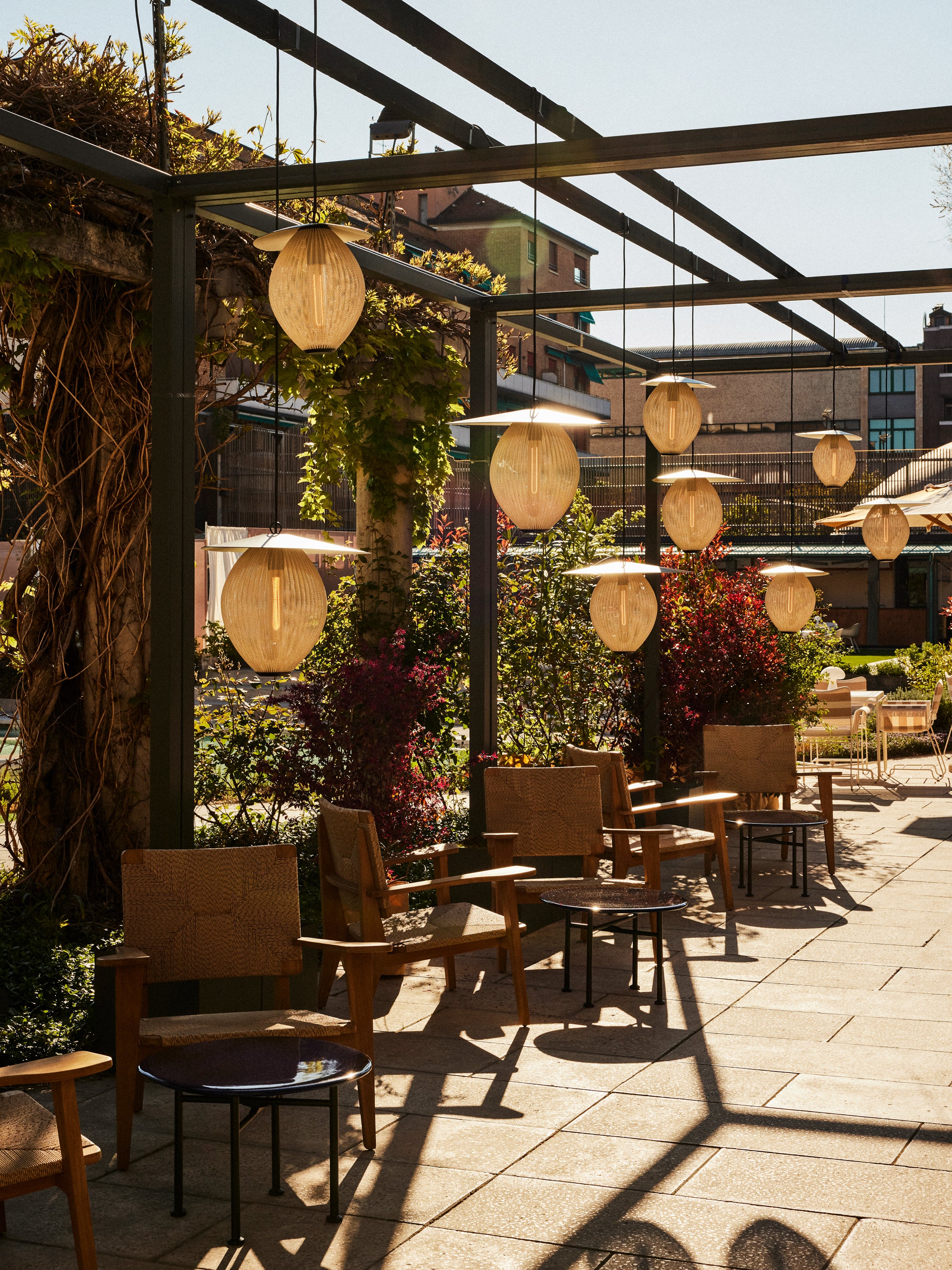 SATELLITE white outdoor pendant lamp