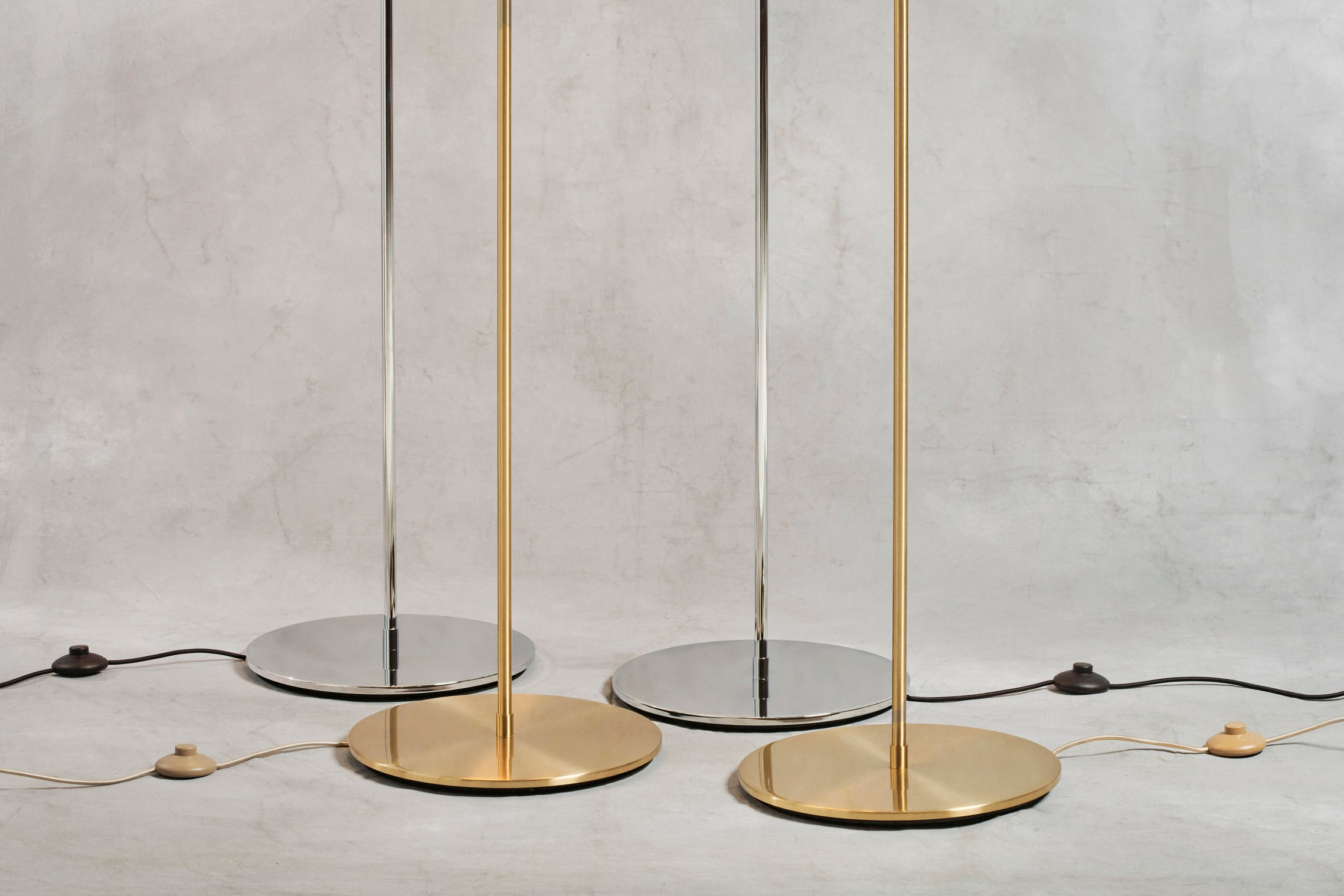 Vloerlamp MULTI-LITE wit met verchroomde voet