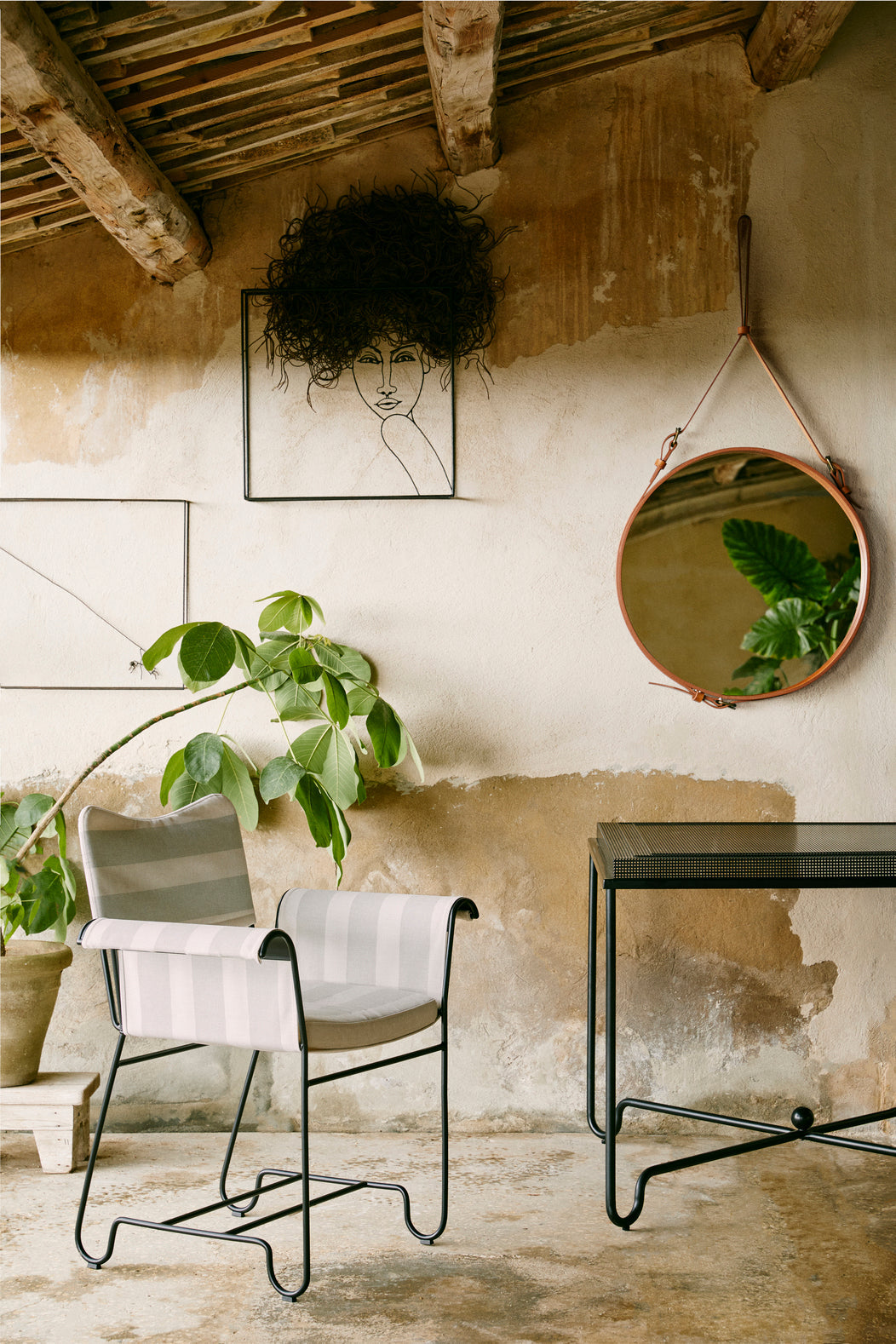 ADNET Round Mirror Brown Leather