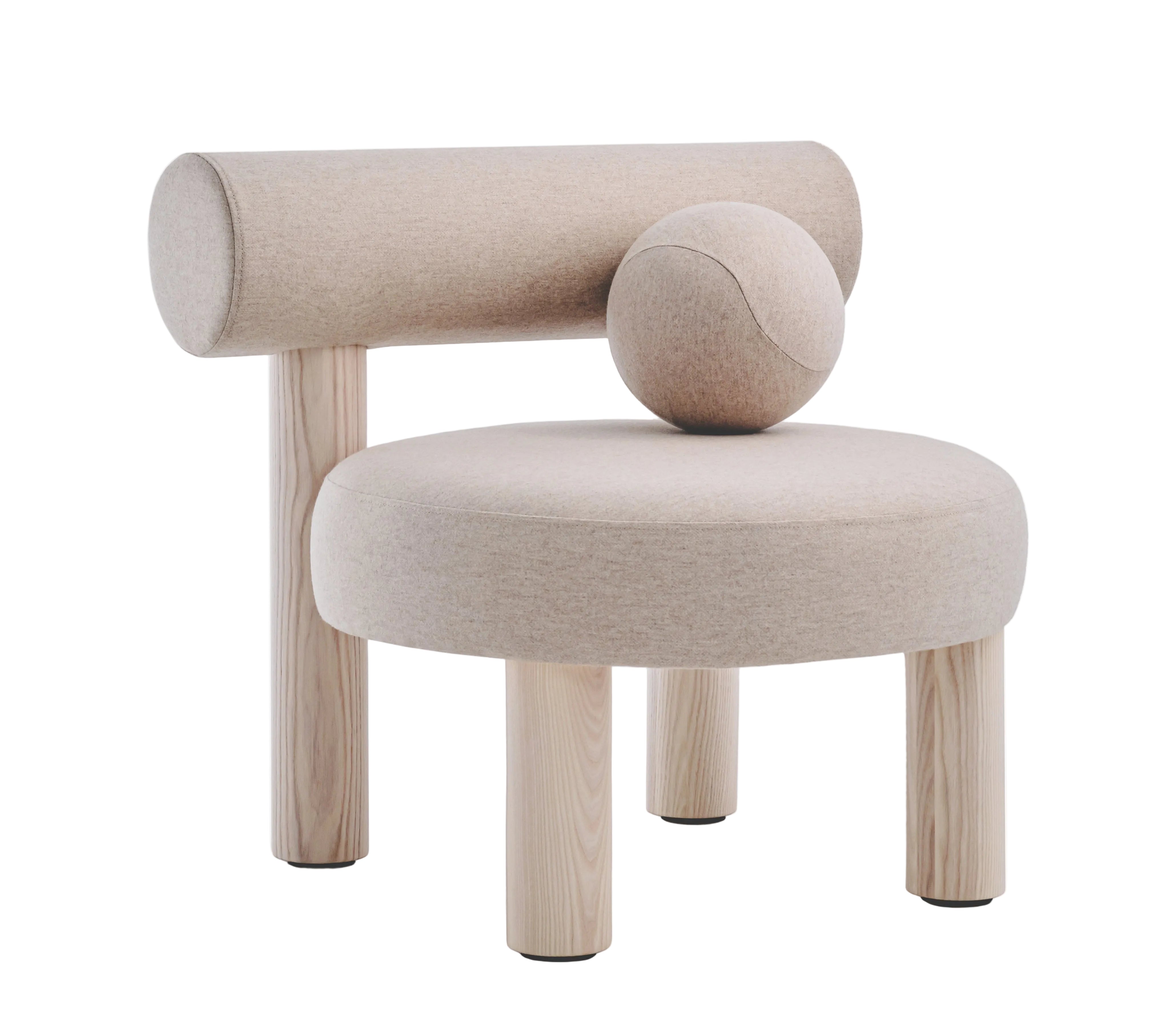 GROPIUS CS2 upholstered armchair with wooden base