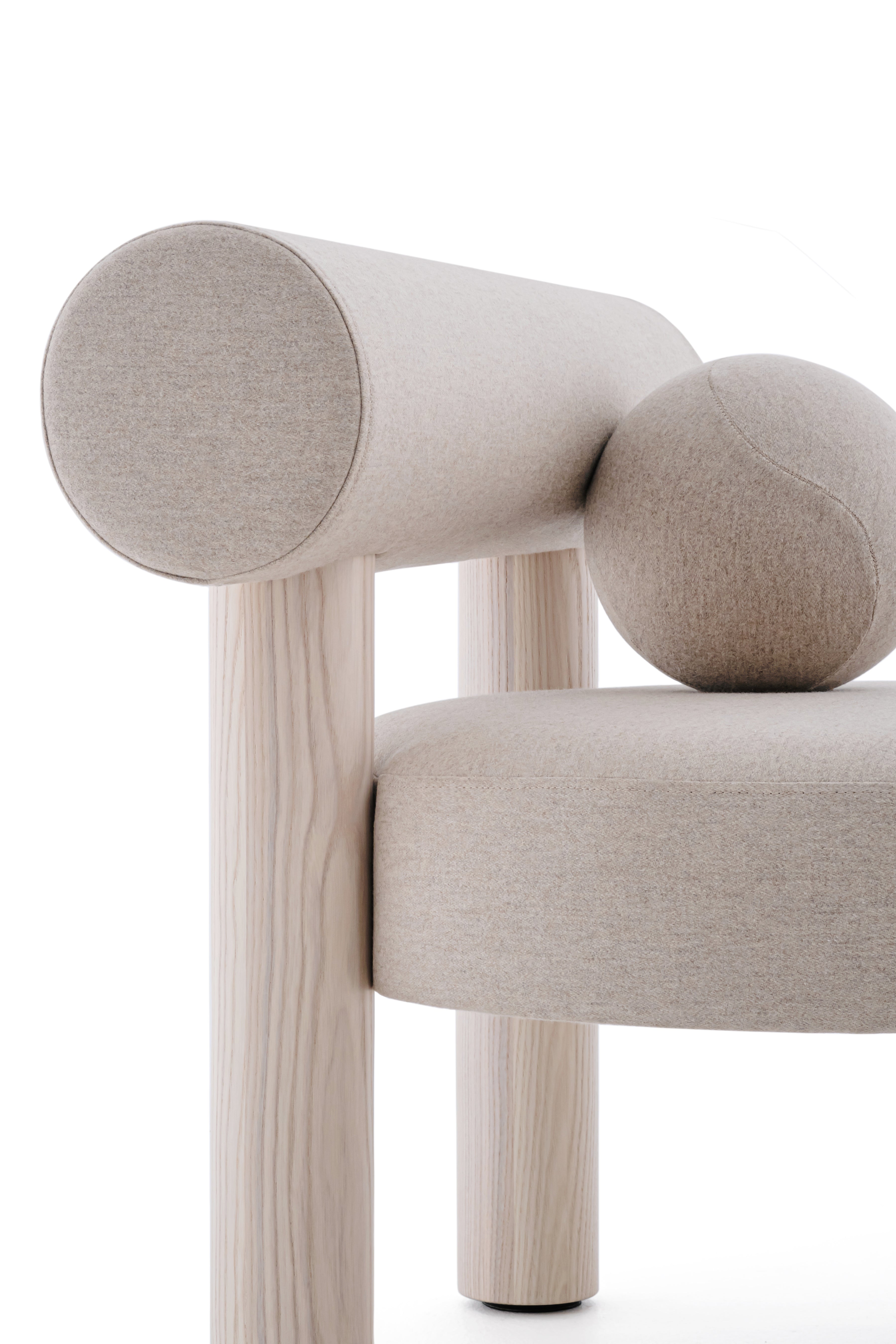 GROPIUS CS2 upholstered armchair with wooden base