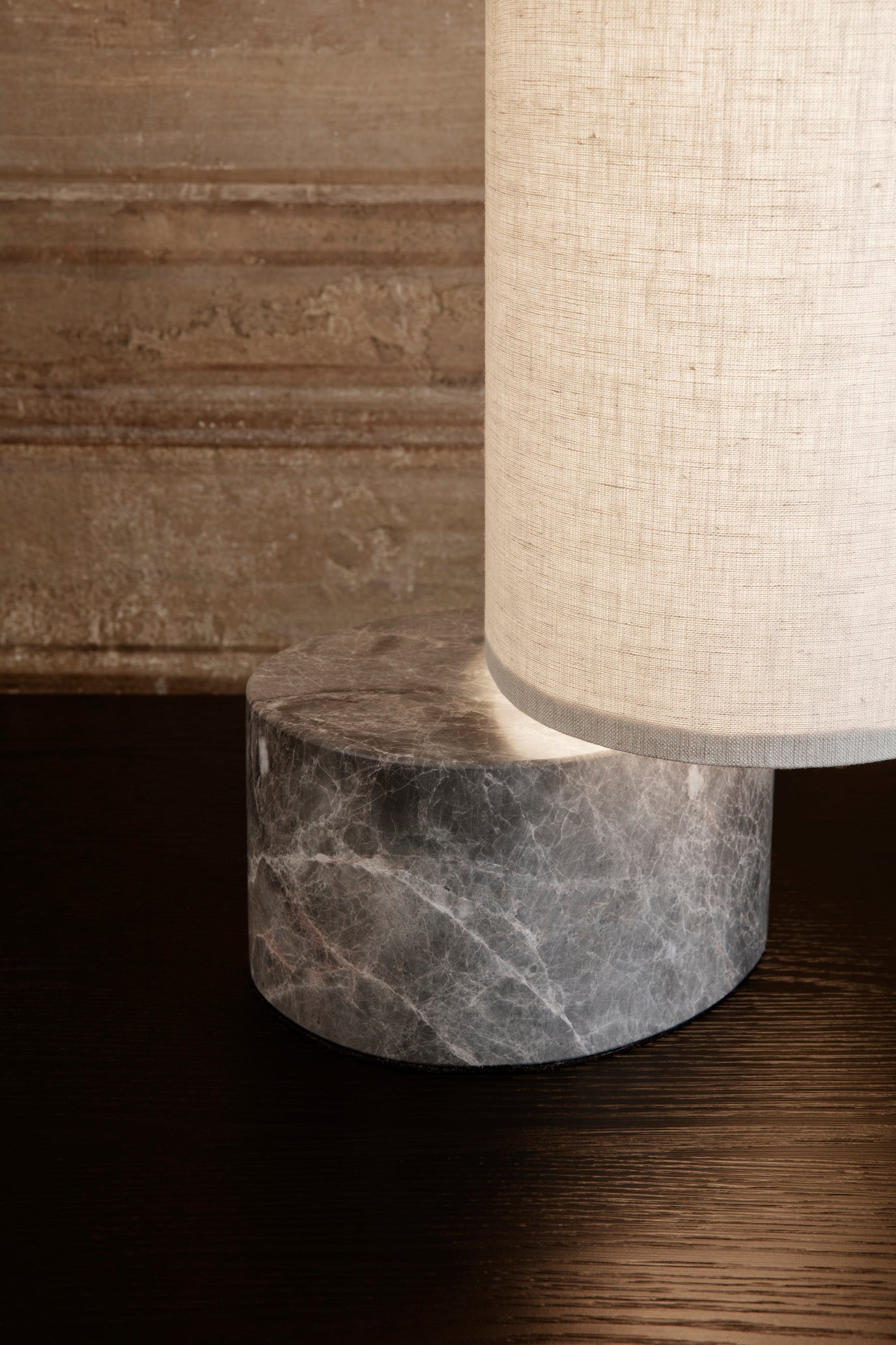 Tischlampe UNBOUND grauer Marmor