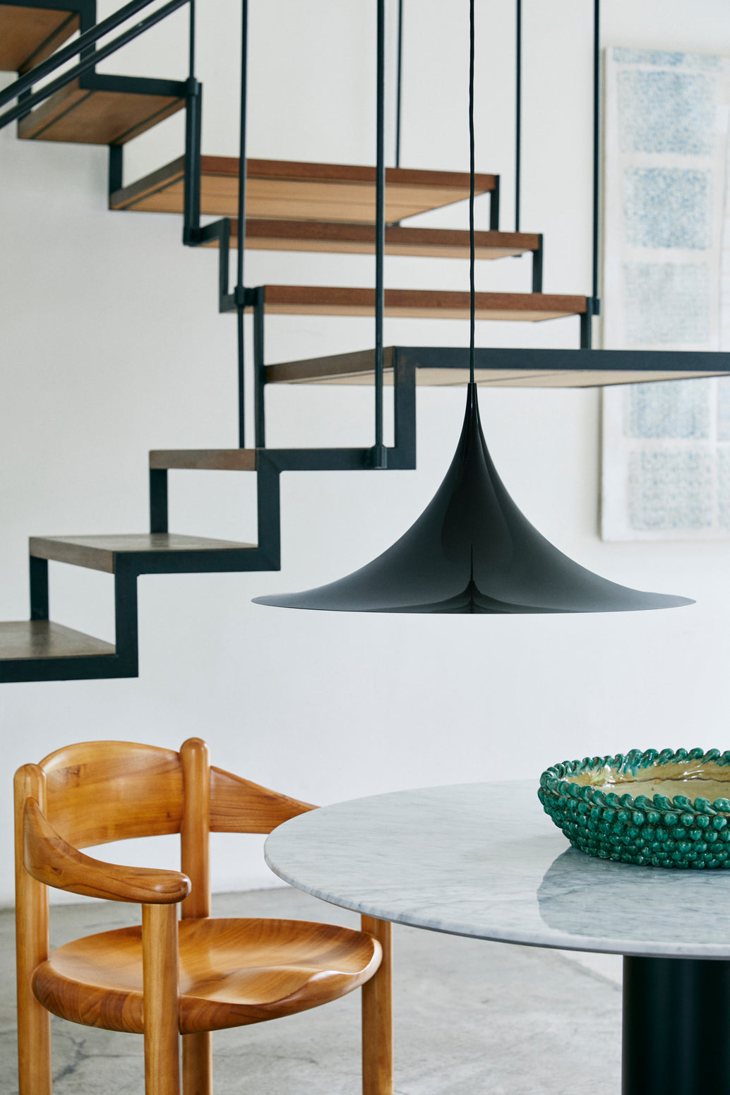 Ronde tafel 2.0 zwart marmer met zwarte voet