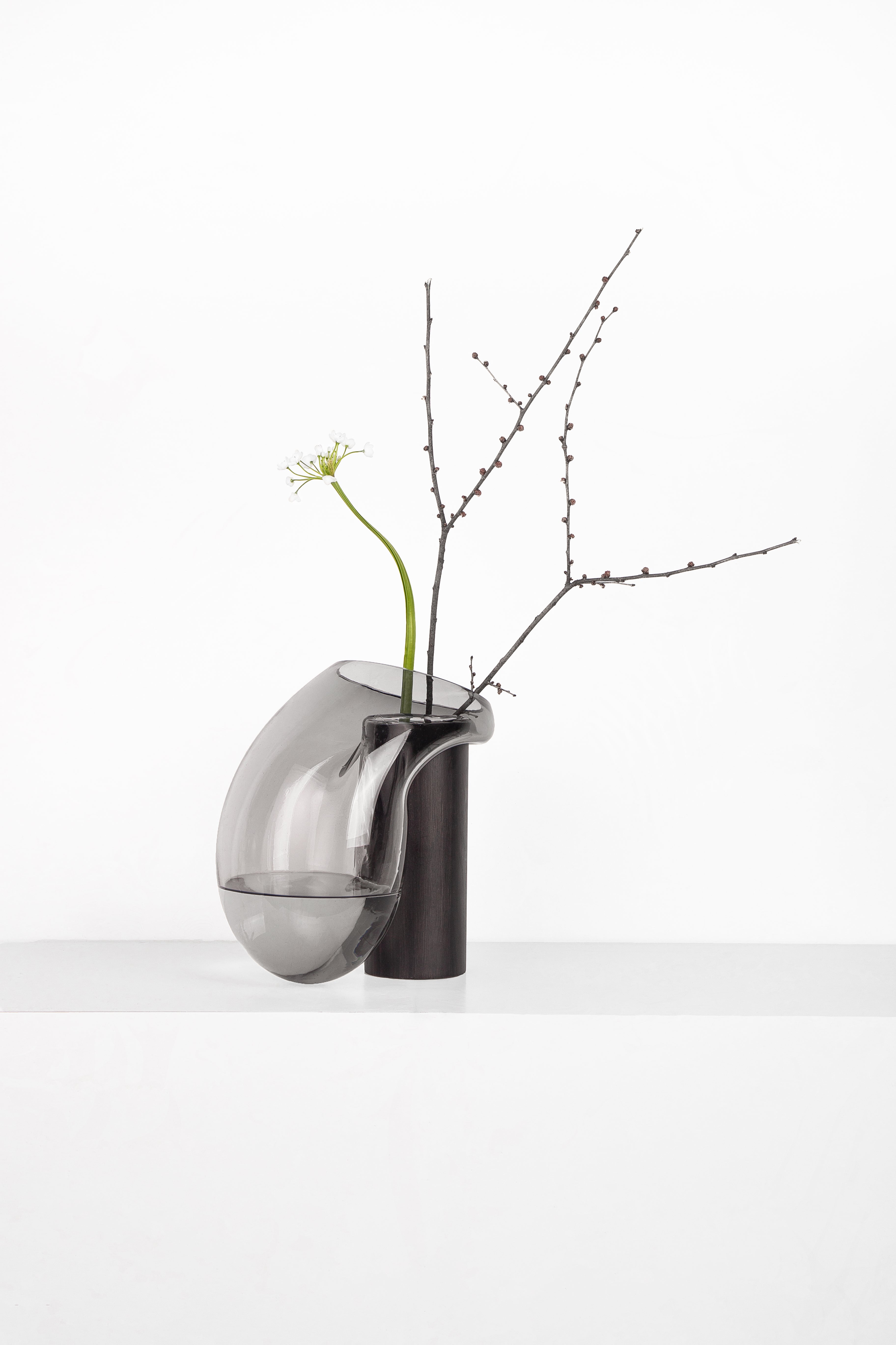 GUTTA BOON vase gray with black