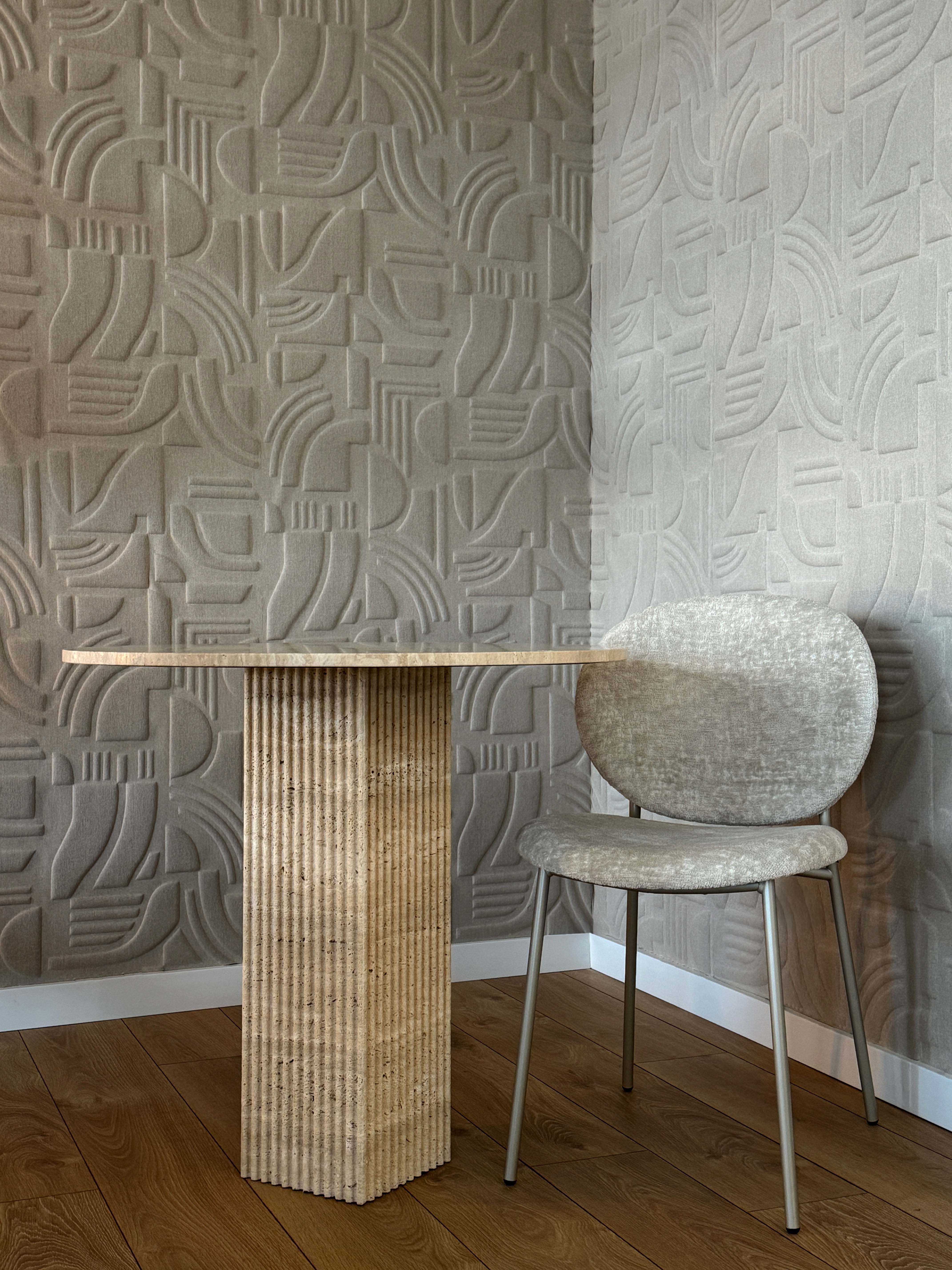 INÈS Chair beige with black base