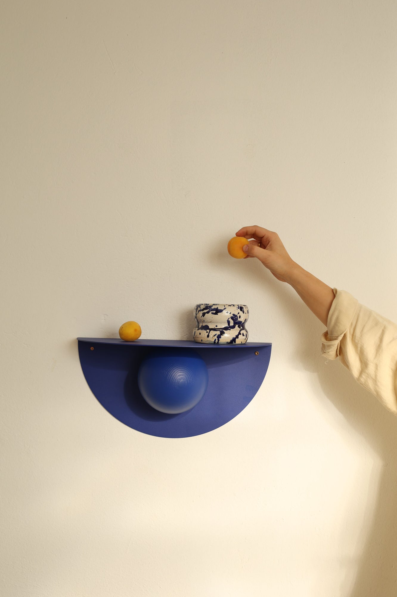 Wandplank POP van staal en hout