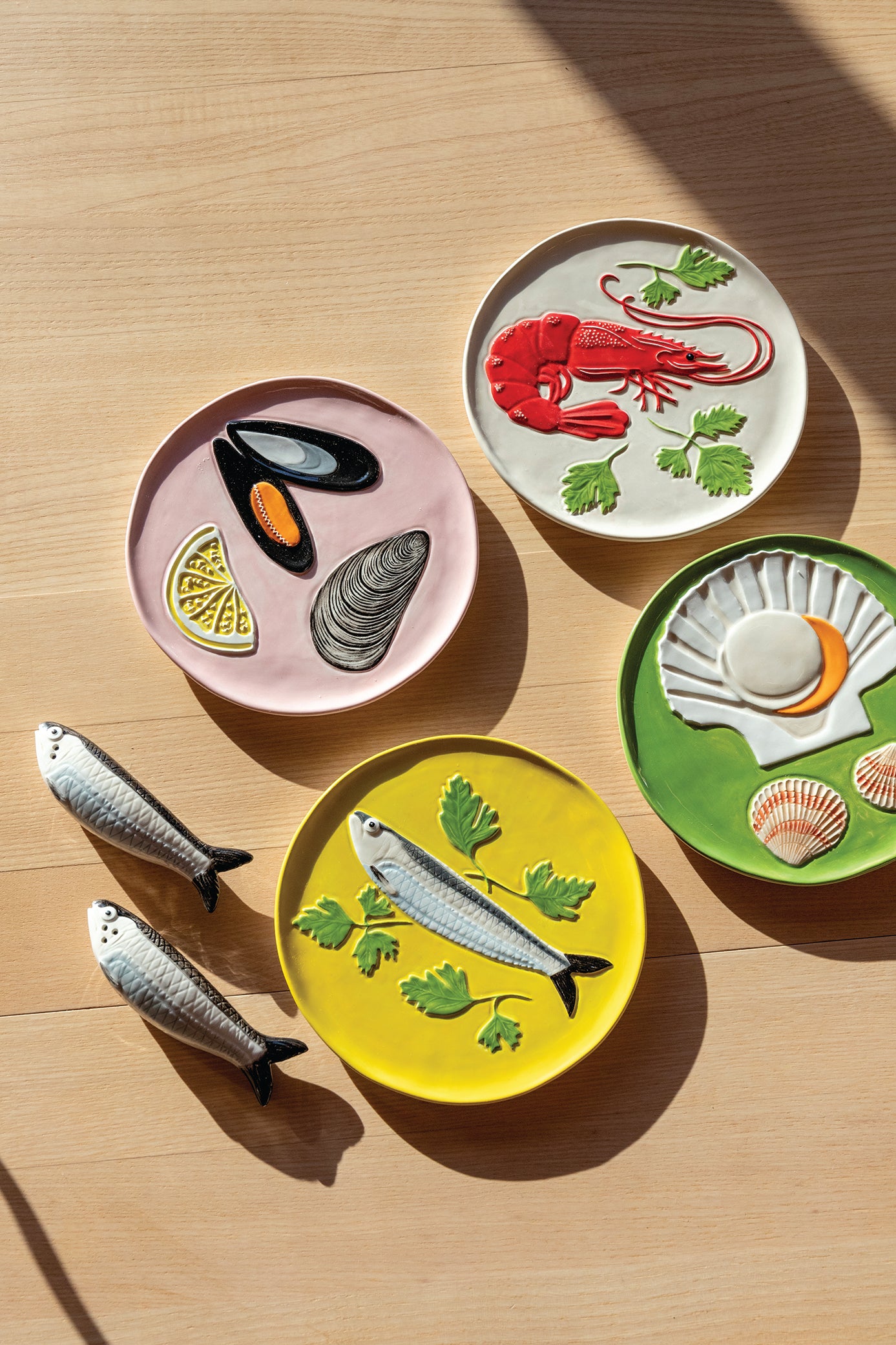 Set van kleurrijke dessertborden DE LA MER