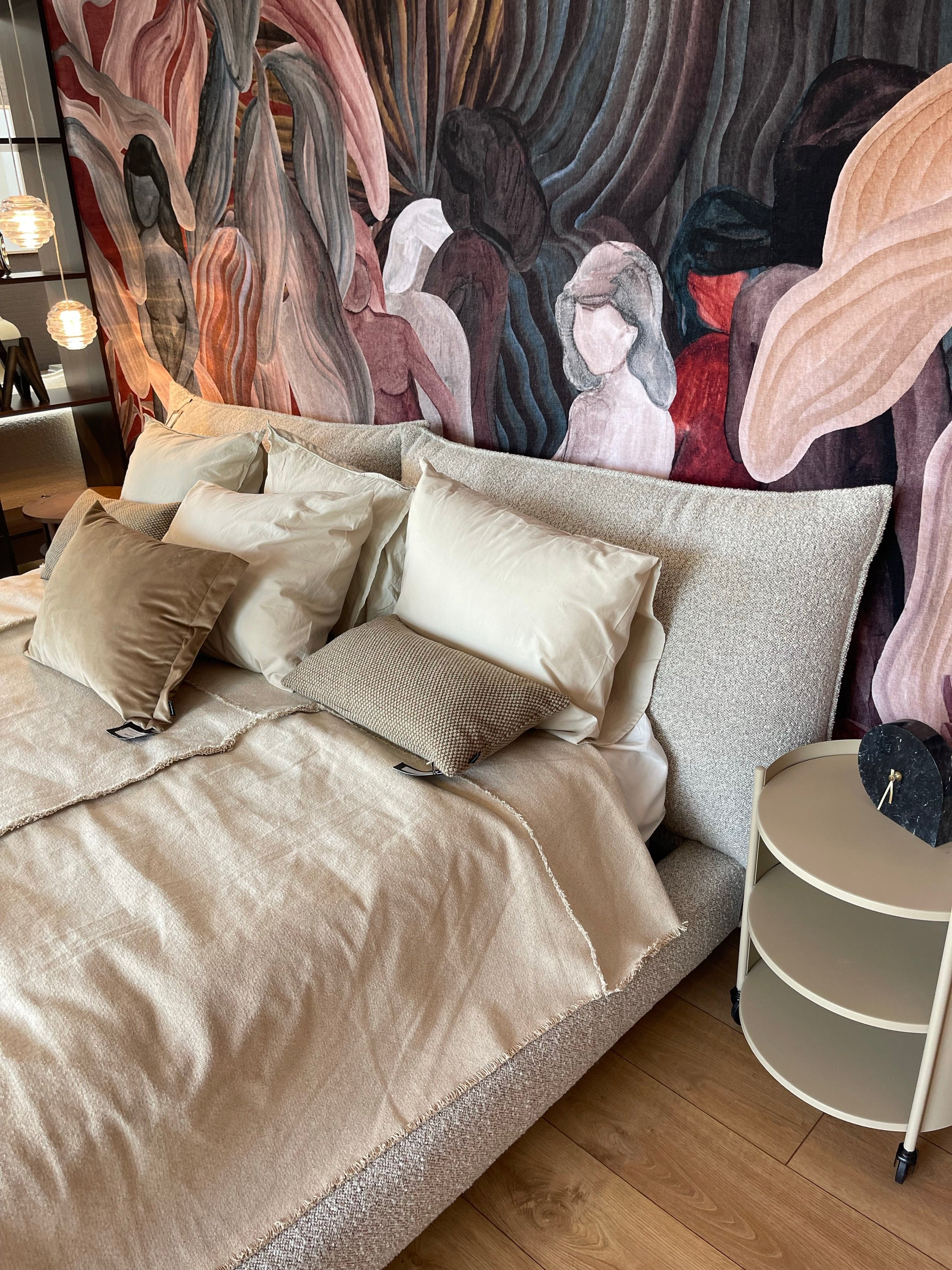 JOY bed in TISSO 04 fabric