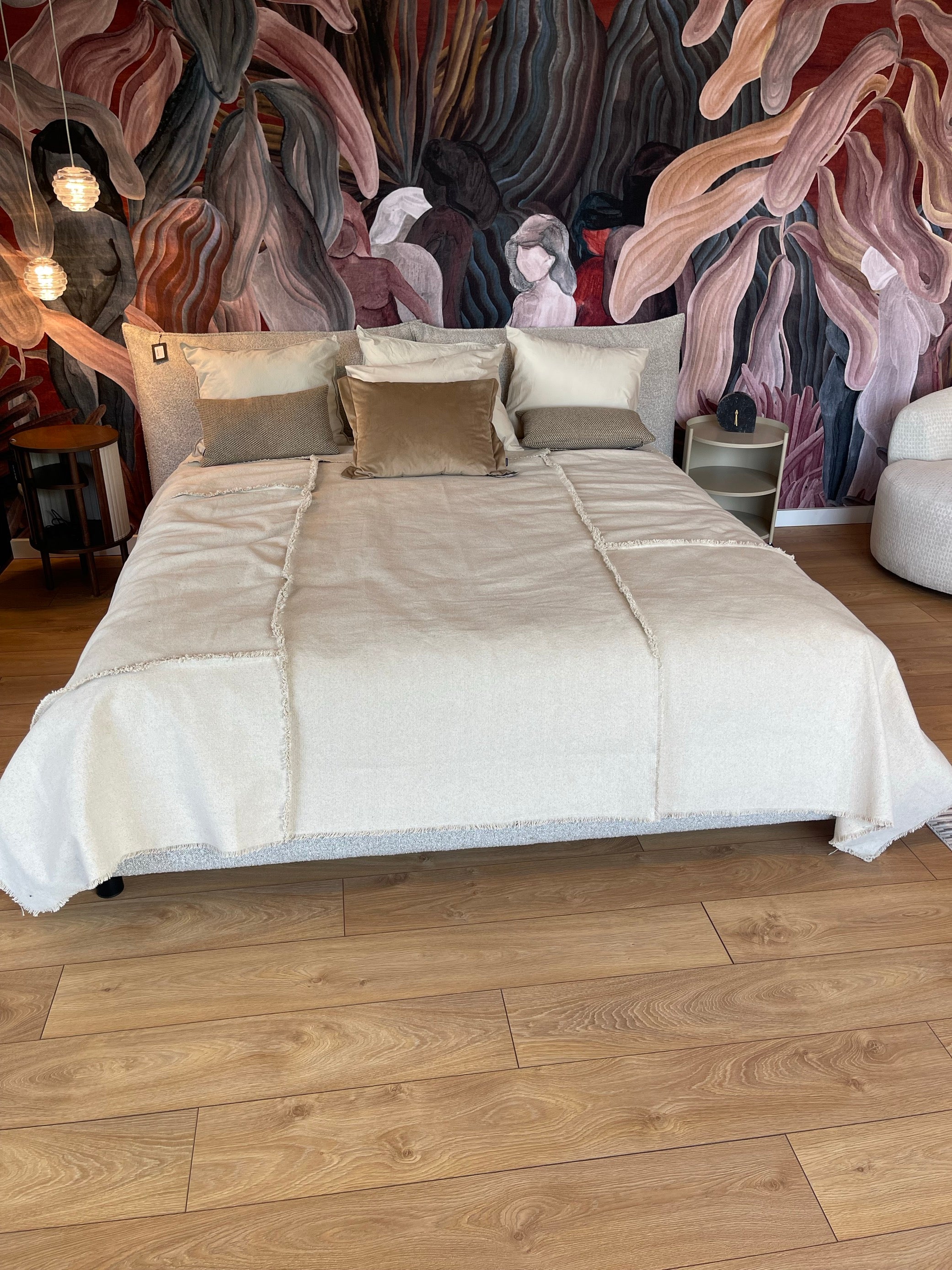 JOY bed in TISSO 04 fabric