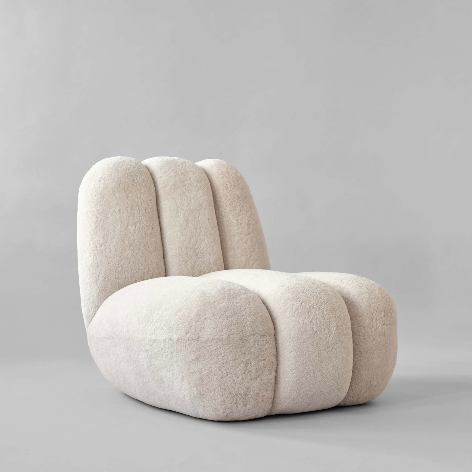 Fotel w tkaninie Sheepskin TOE kremowy, marka 101 Copenhagen