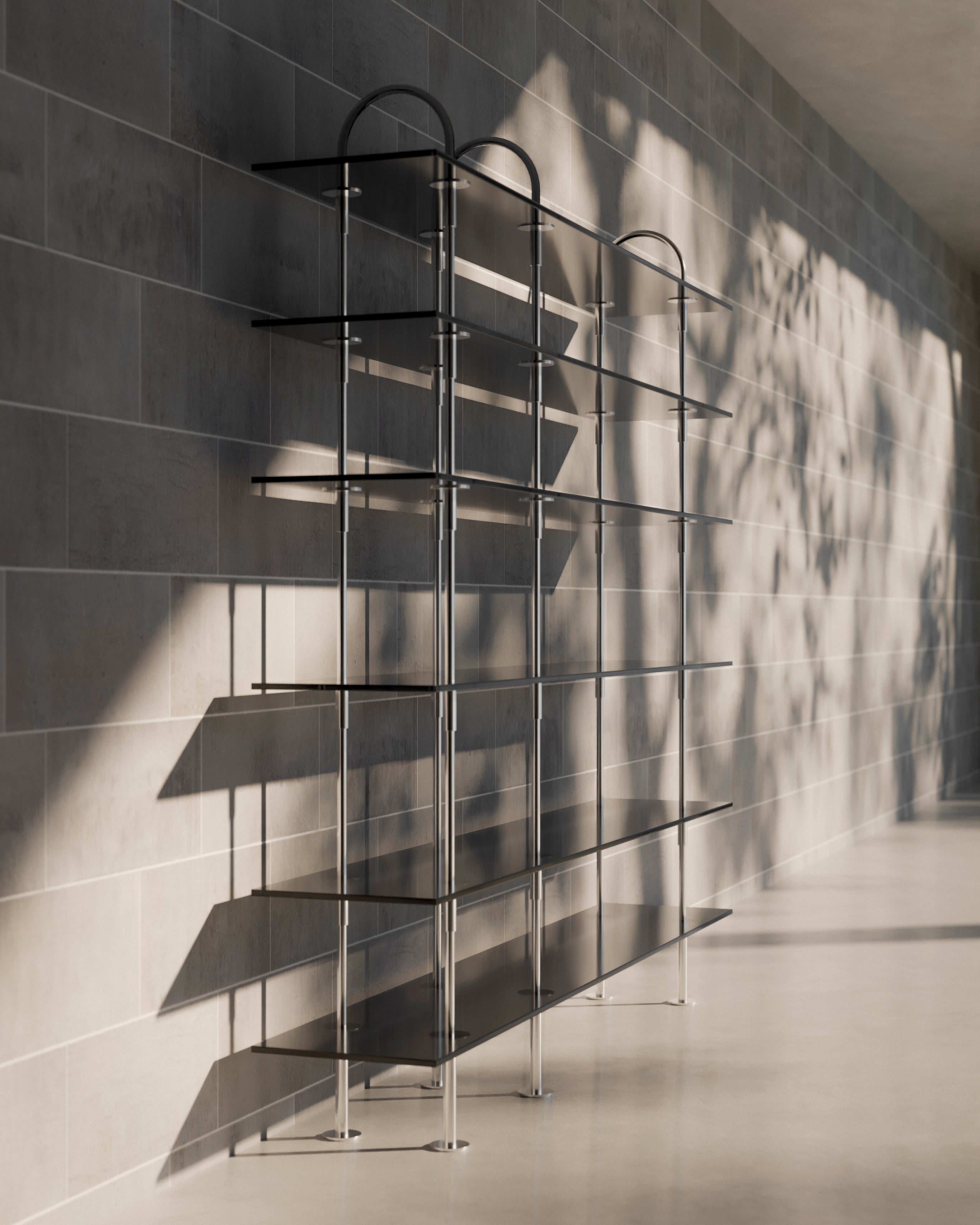 KAST KEEN met rookglas en satijnen stalen frame