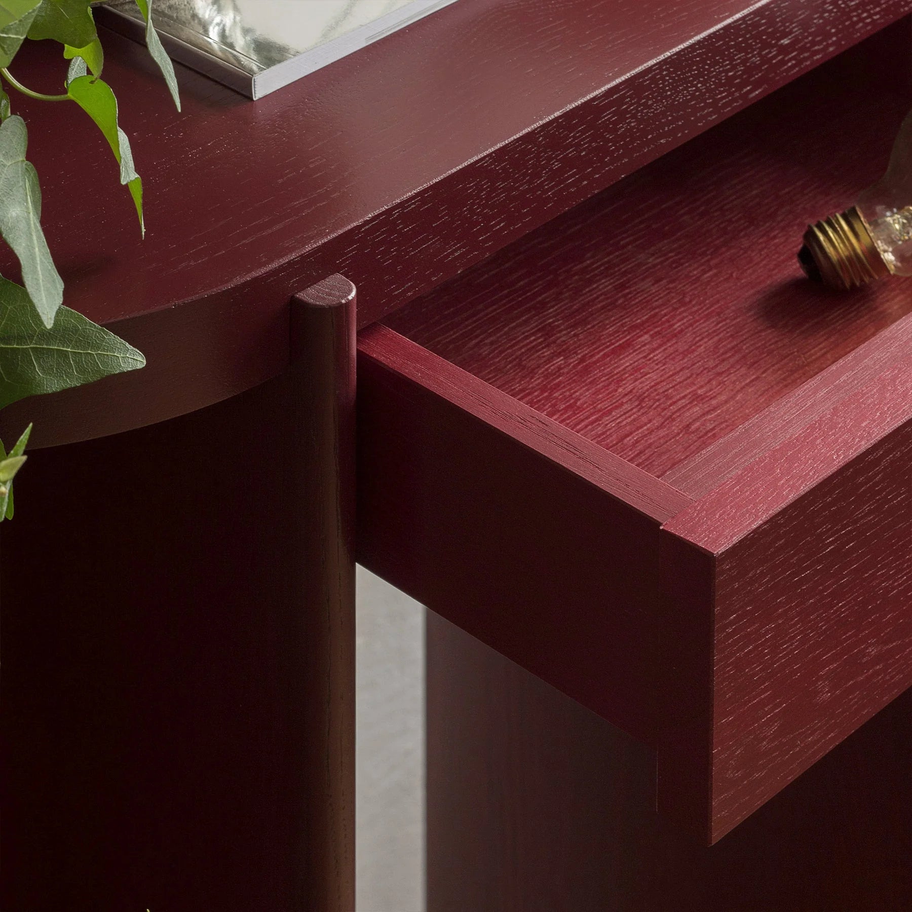 Konsola KIRU kobaltblauw eikenhout