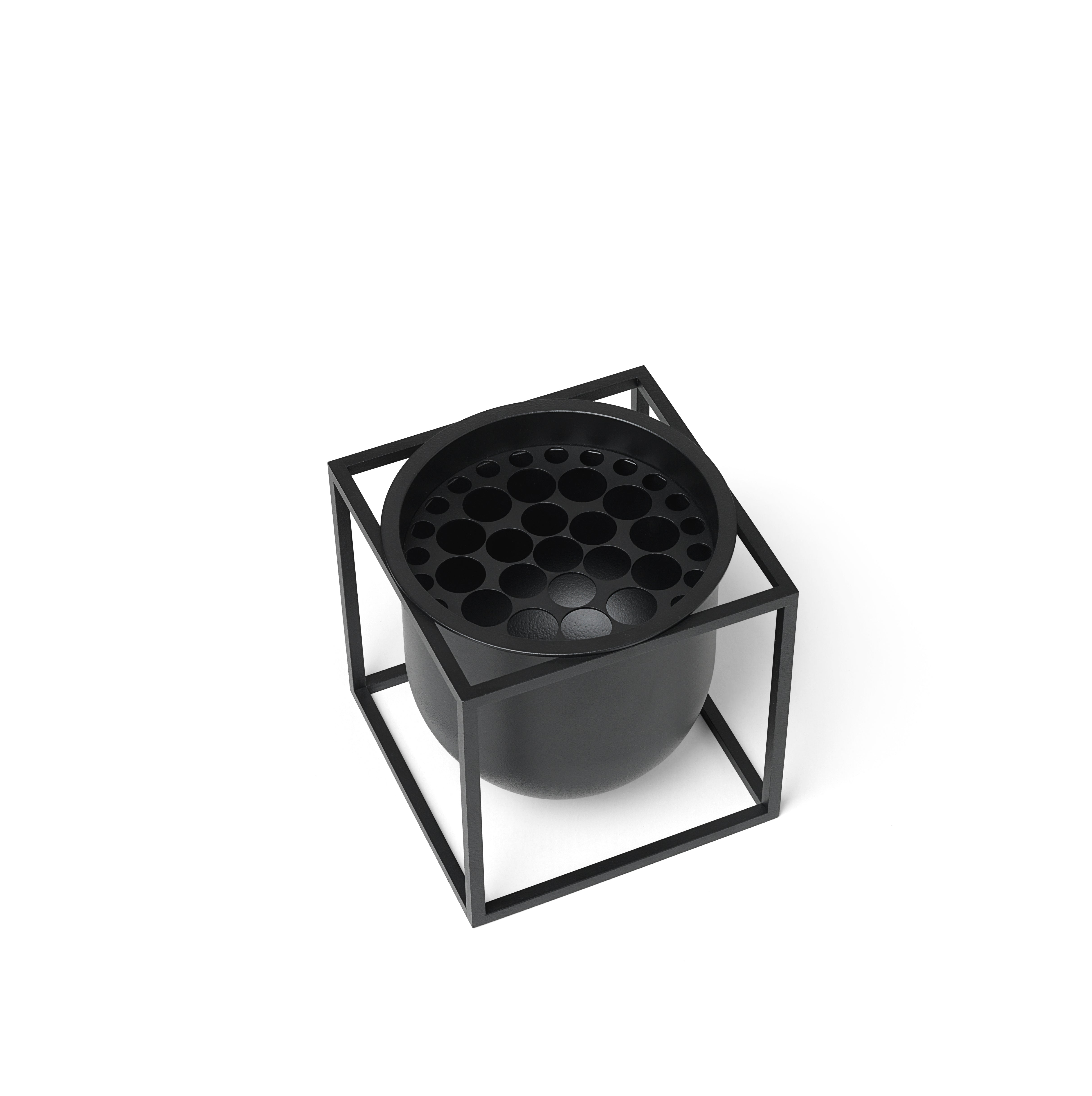 KUBUS black planter