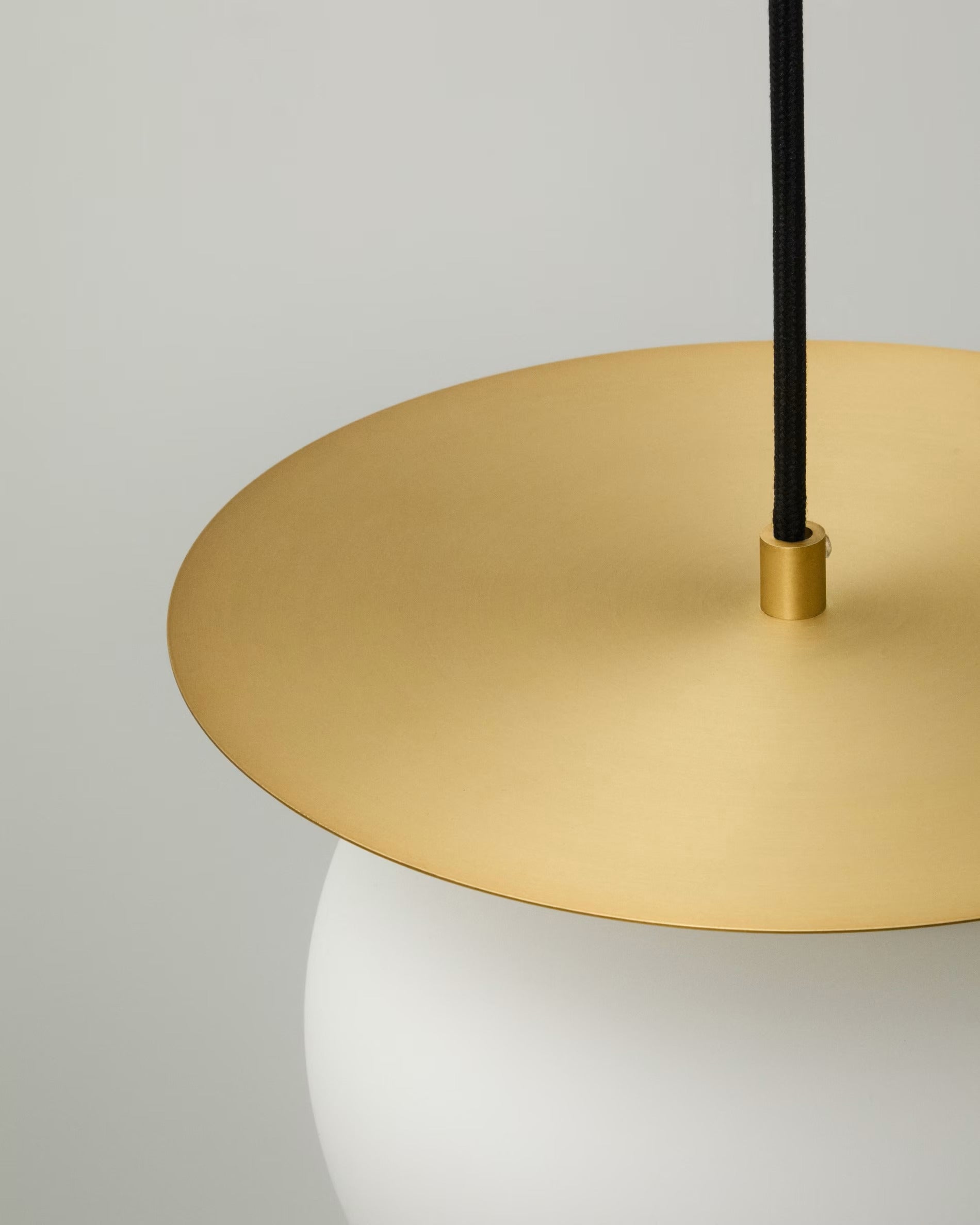 Pendant lamp with BRISIA shield brushed brass