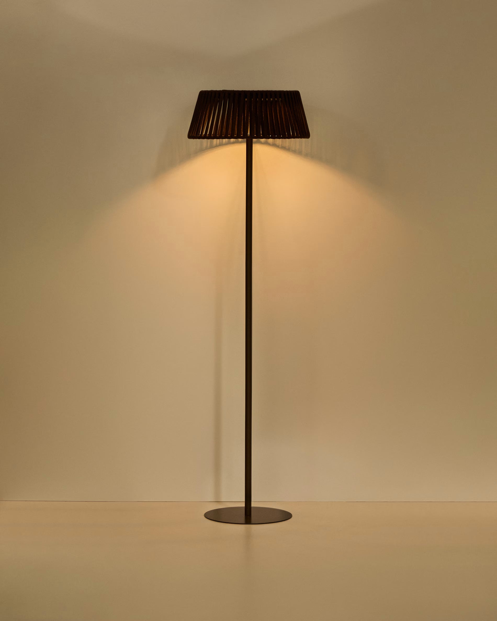 Lampa ogrodowa podłogowa solarna ALDET brązowy z oświetleniem LED
