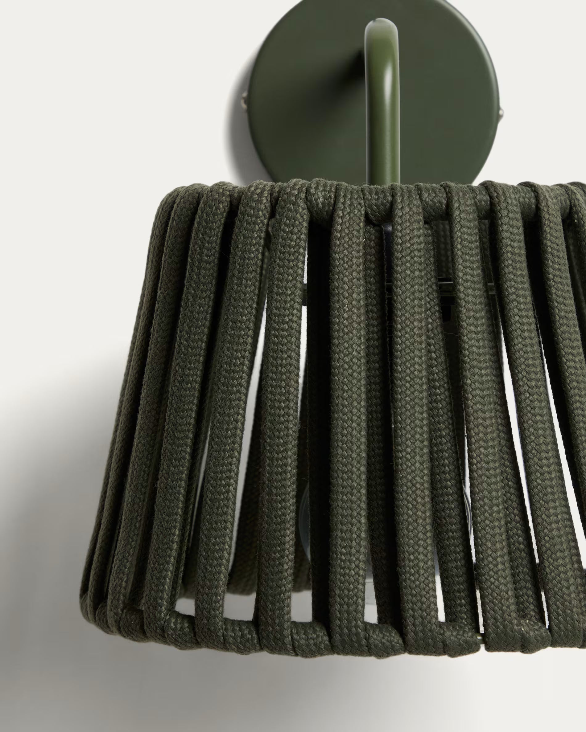 Lampa ogrodowa ścienna solarna ALDET zielony – Kave Home