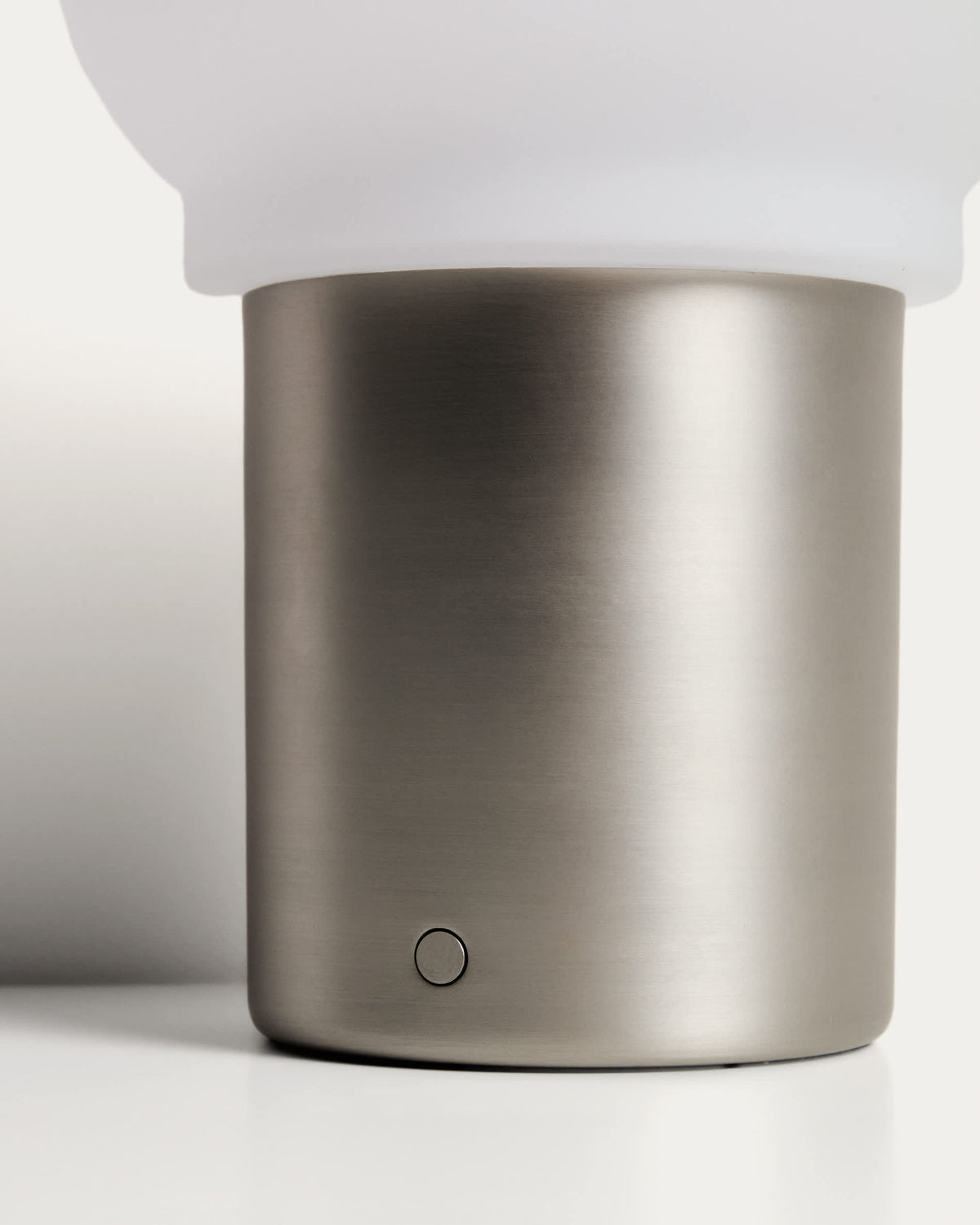 Lampa stołowa przenośna LED LERUNA biały matowe szkło – ujęcie 7
