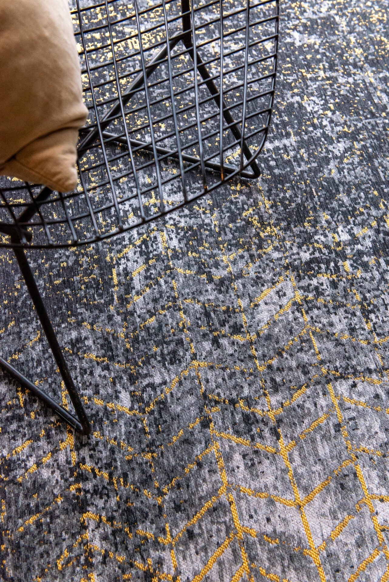 Vloerkleed JACOBS LADDER BROADWAY GLITTER zwart-goud
