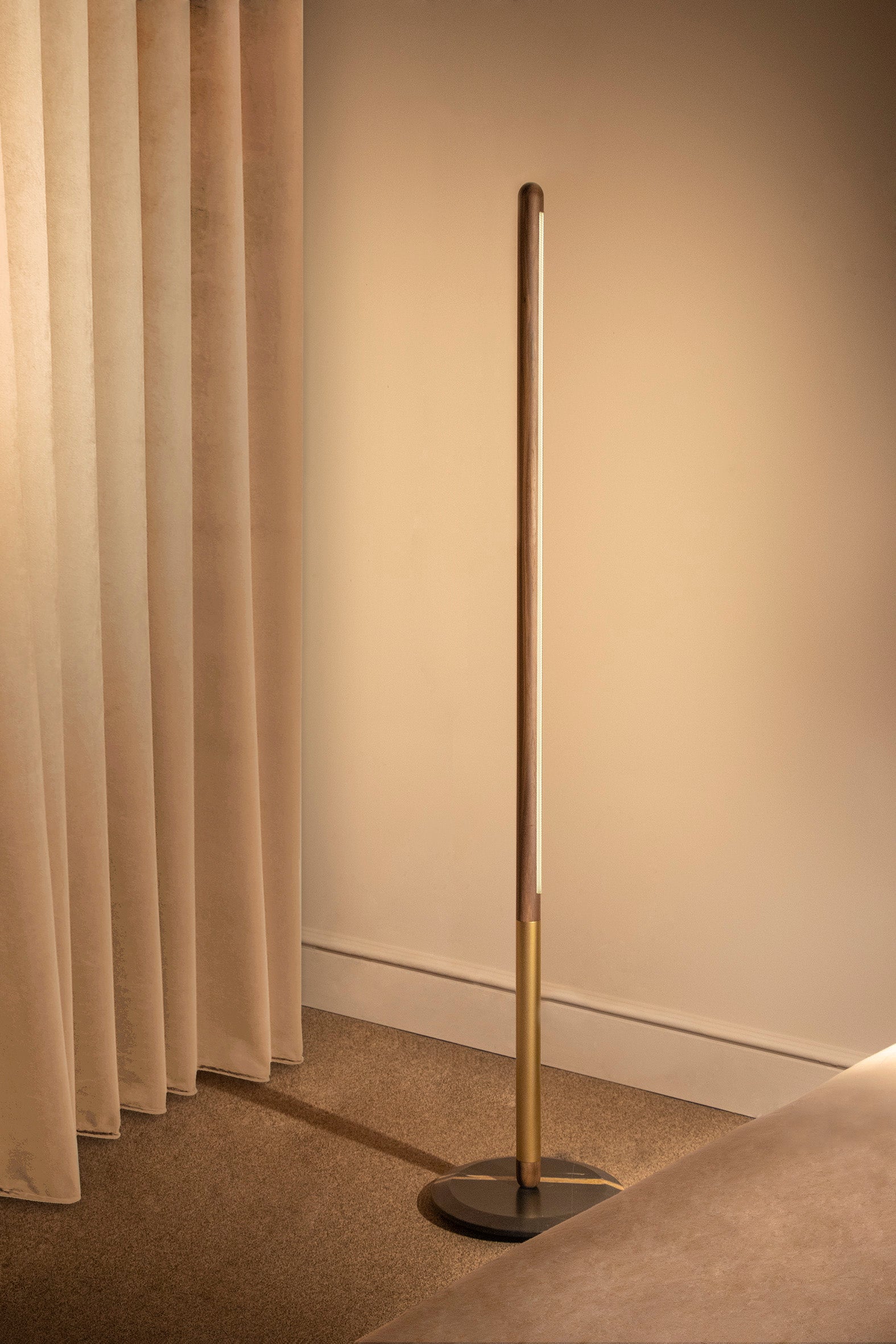 LINEA UNO Floor Lamp in Walnut Wood with Brass Finish and Marble Base