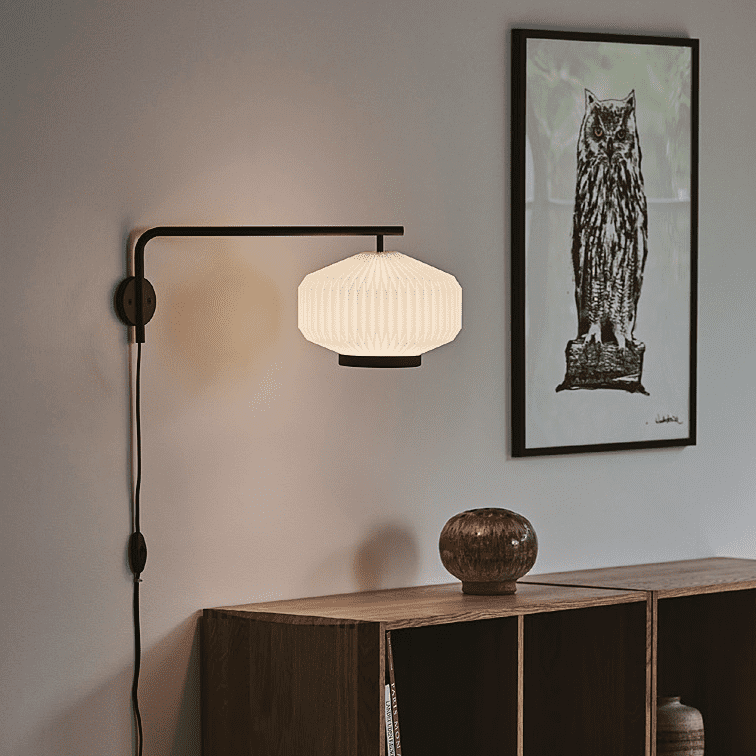 Lampa ścienna MODEL 286 SHIBUI biały z czarną podstawą – Le Klint