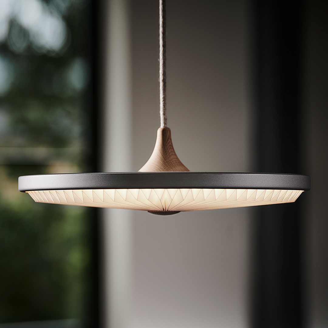 Lampa wisząca MODEL 198 SOLEIL wędzony dąb – Le Klint