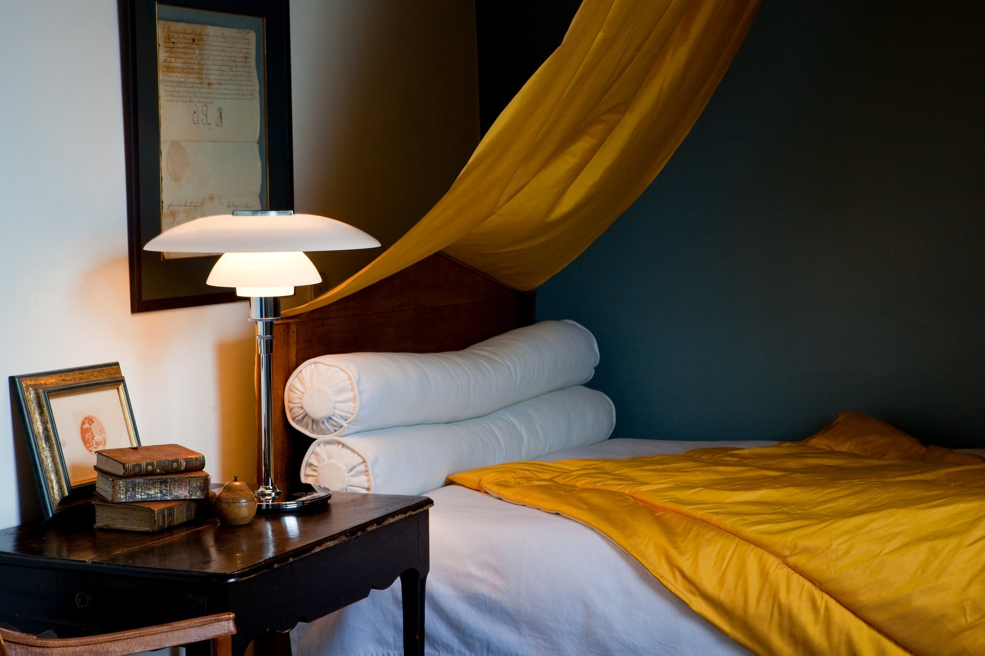 PH 4½-3½ Table Lamp white with chrome base