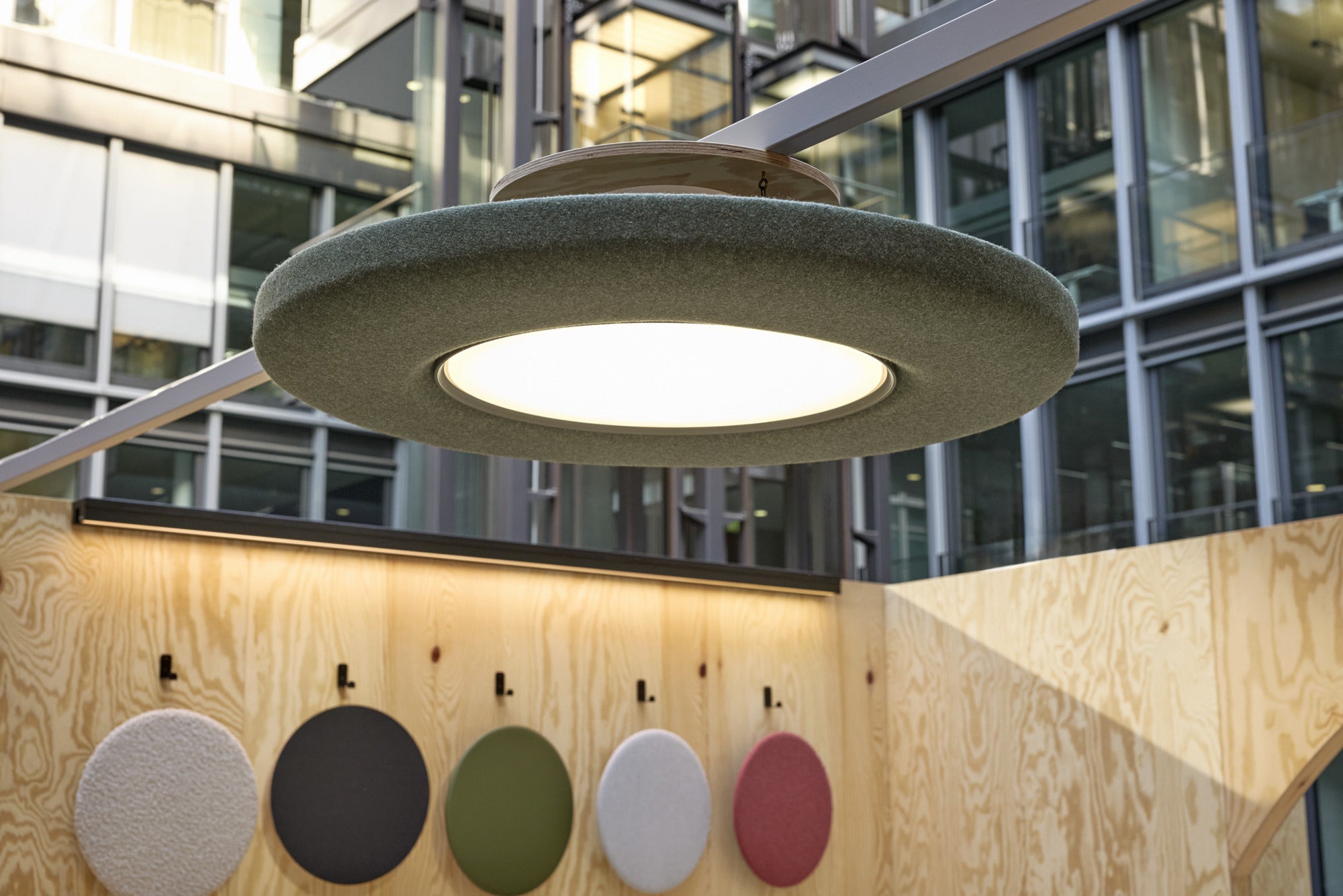 Hanglamp LP SLIM ACOUSTIC witte rand