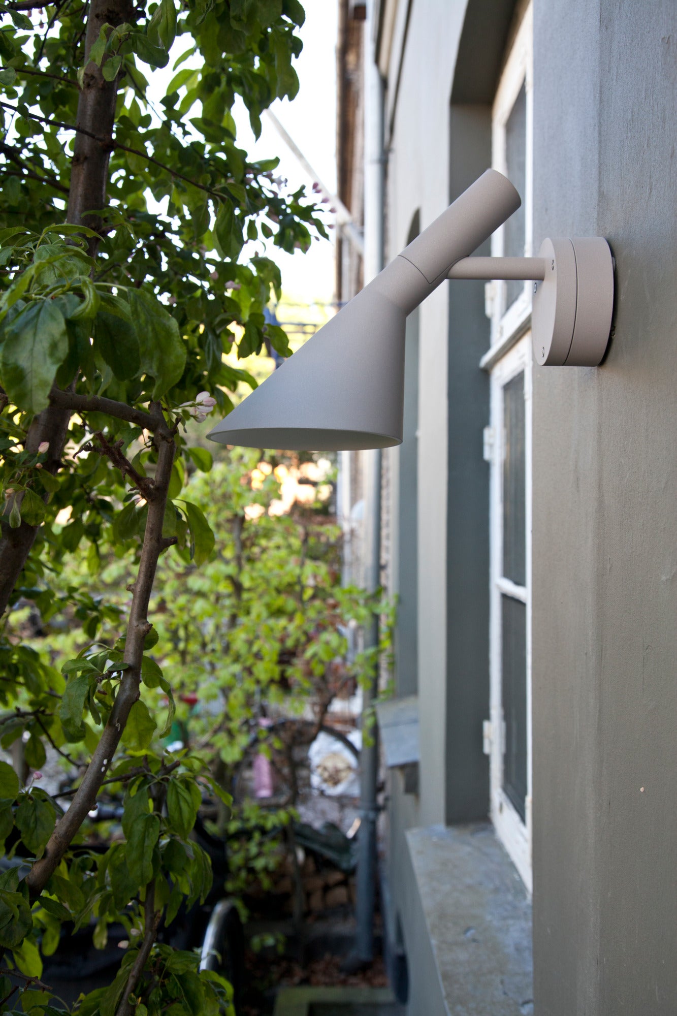 AJ 50 White Outdoor Wall Lamp