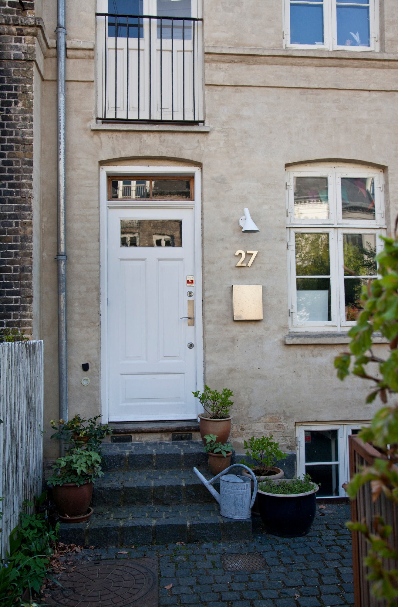 AJ 50 White Outdoor Wall Lamp