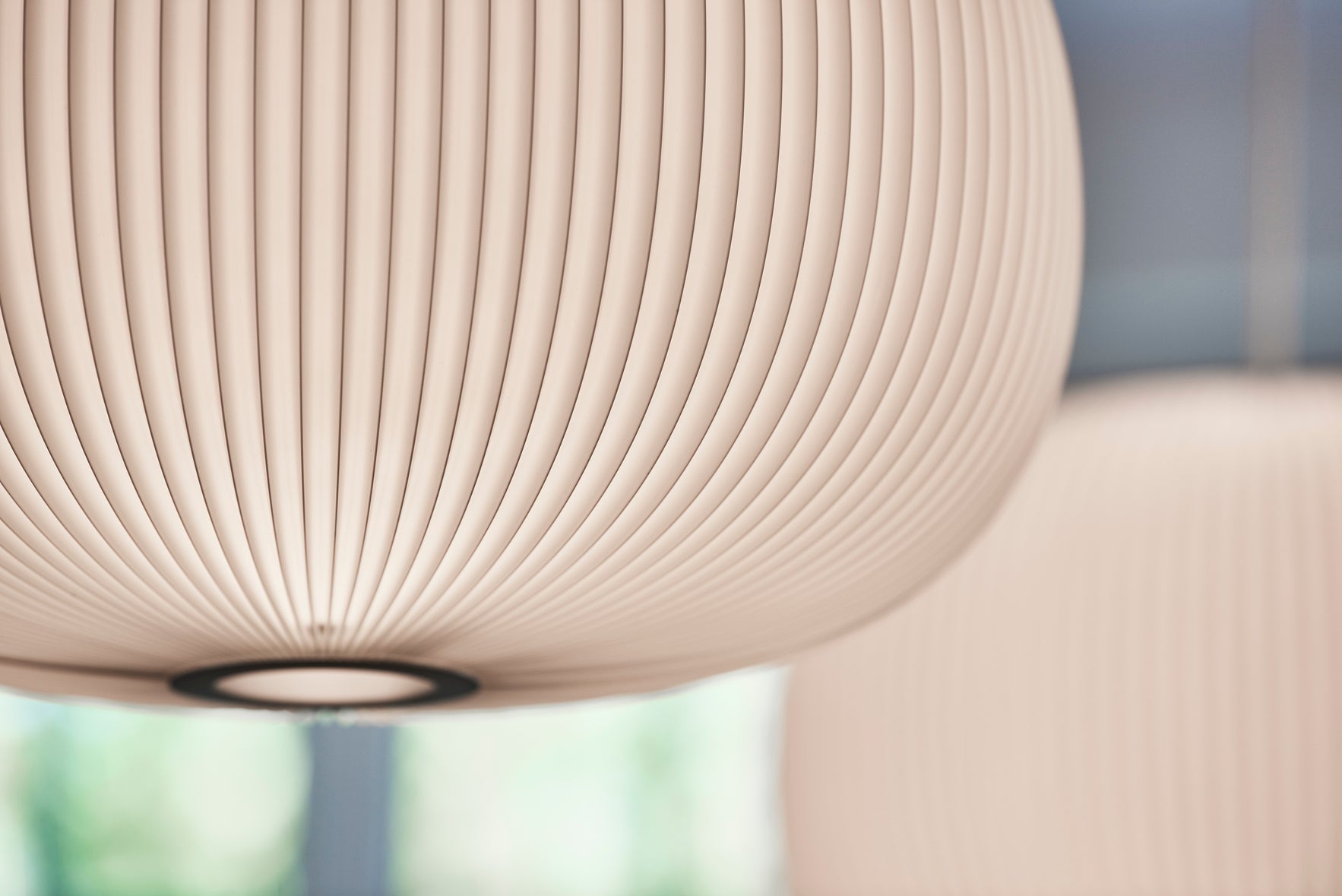 Hanglamp MODEL 132 LAMELLA 1 wit met zwarte afwerking