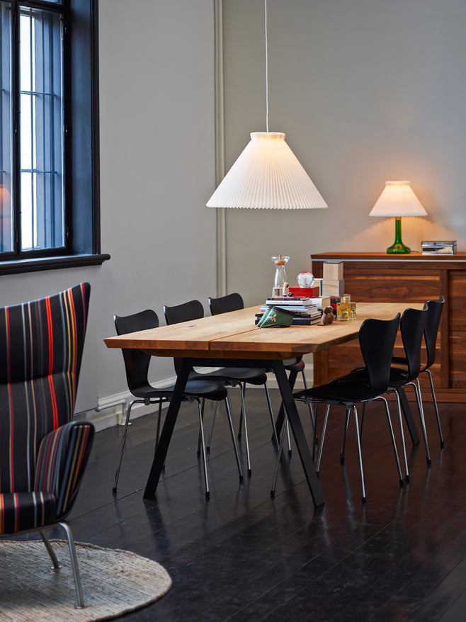 Table lamp MODEL 343 white with dark gray base