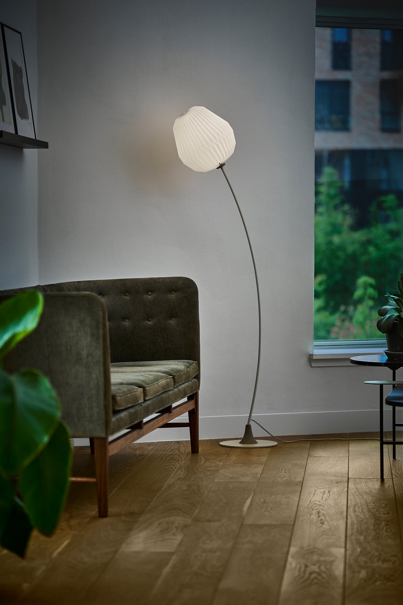 Stehlampe MODELL 330 BOUQUET weiß