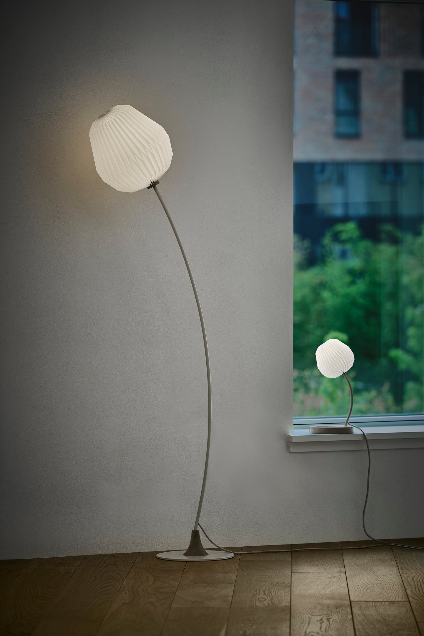 Stehlampe MODELL 330 BOUQUET weiß