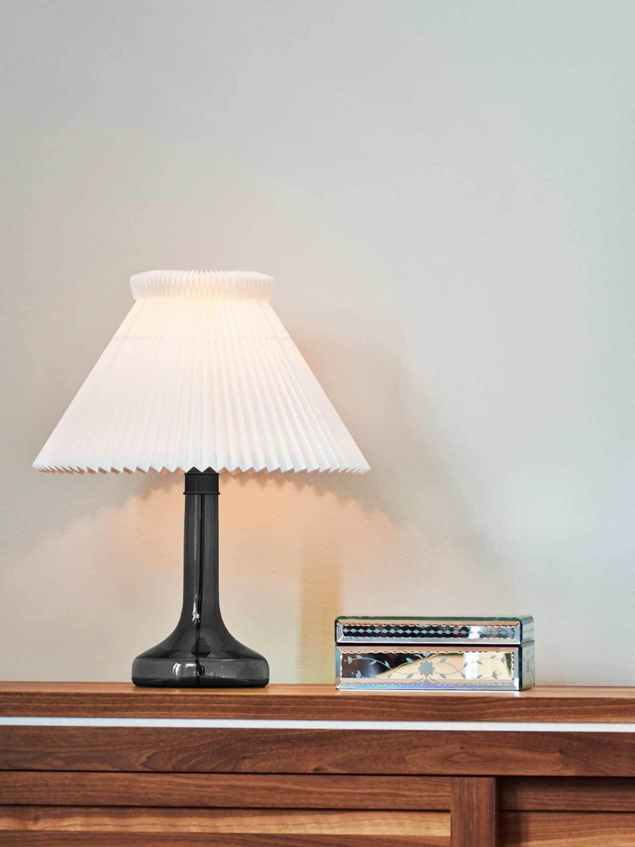 Table lamp MODEL 343 white with dark gray base