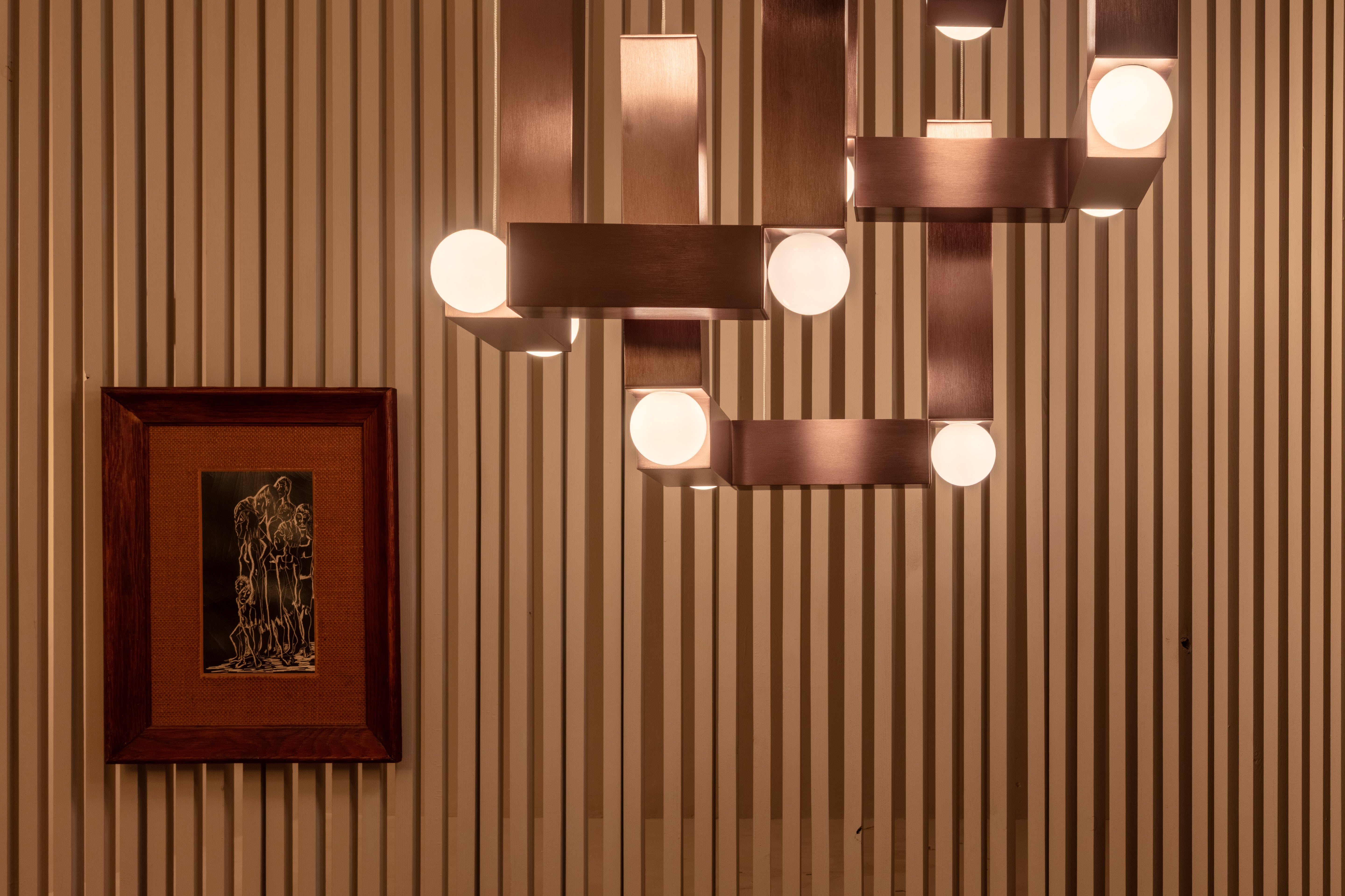 Hanglamp VESPER DUO met opalen glazen kap en bronzen afwerking