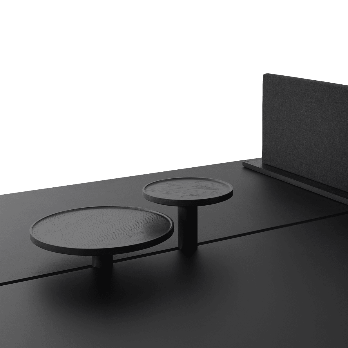 Bürotisch LINEAR SYSTEM - KONFIGURATION 1 schwarzes Nanolaminat mit schwarzem Gestell